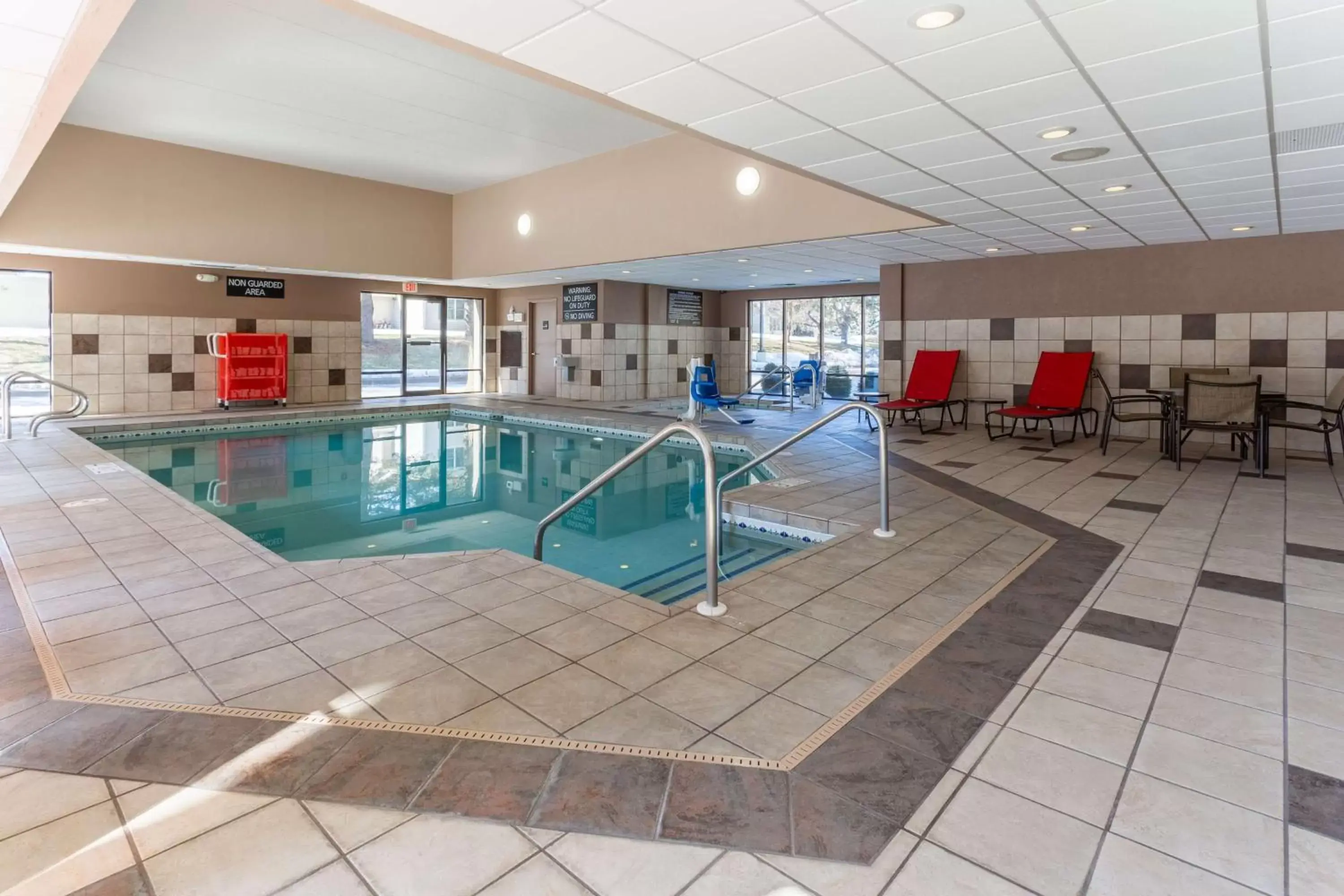 Pool view, Swimming Pool in Hampton Inn Madison East Towne Mall Area