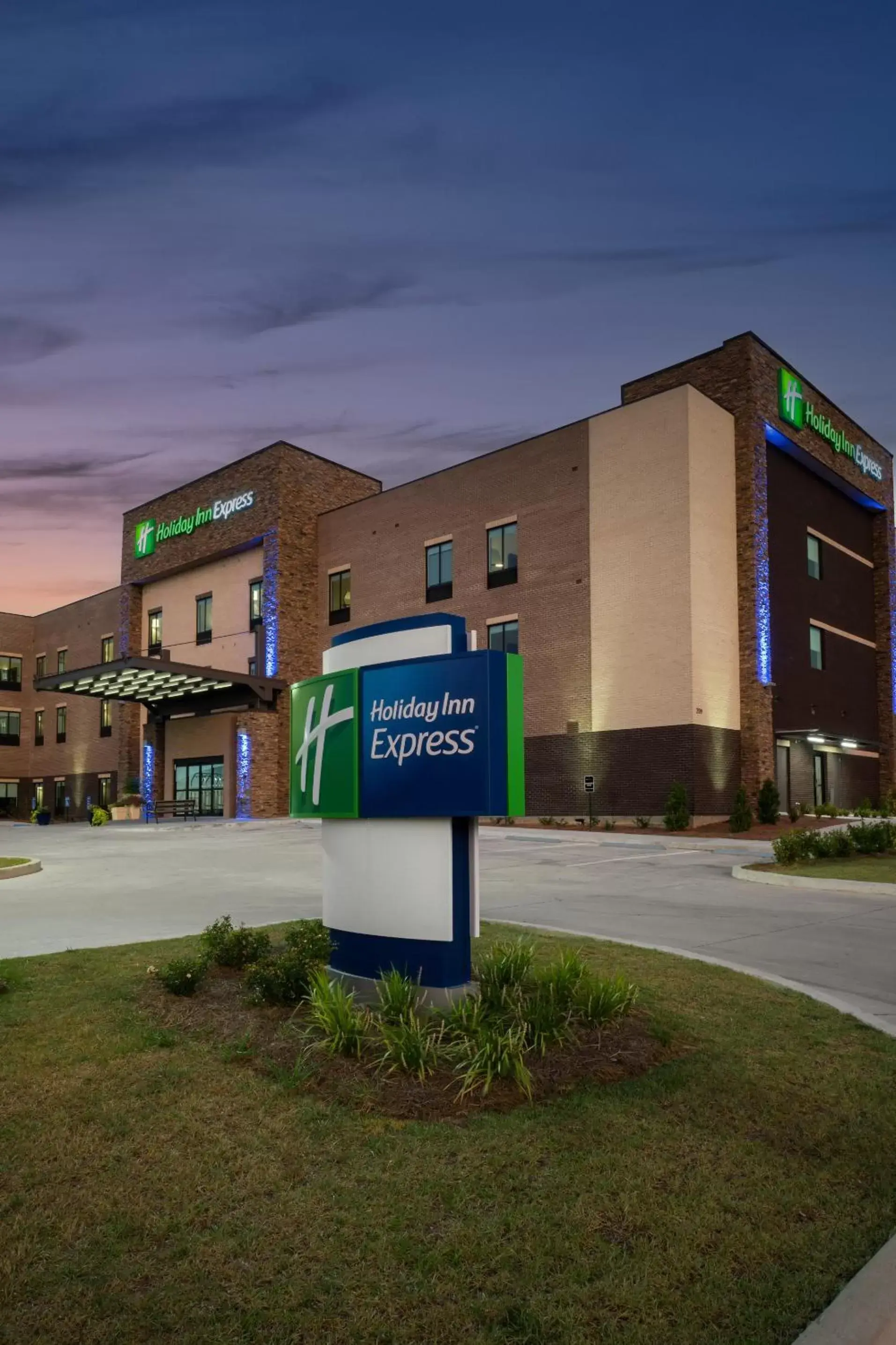 Property Building in Holiday Inn Express - Hattiesburg West - Univ Area