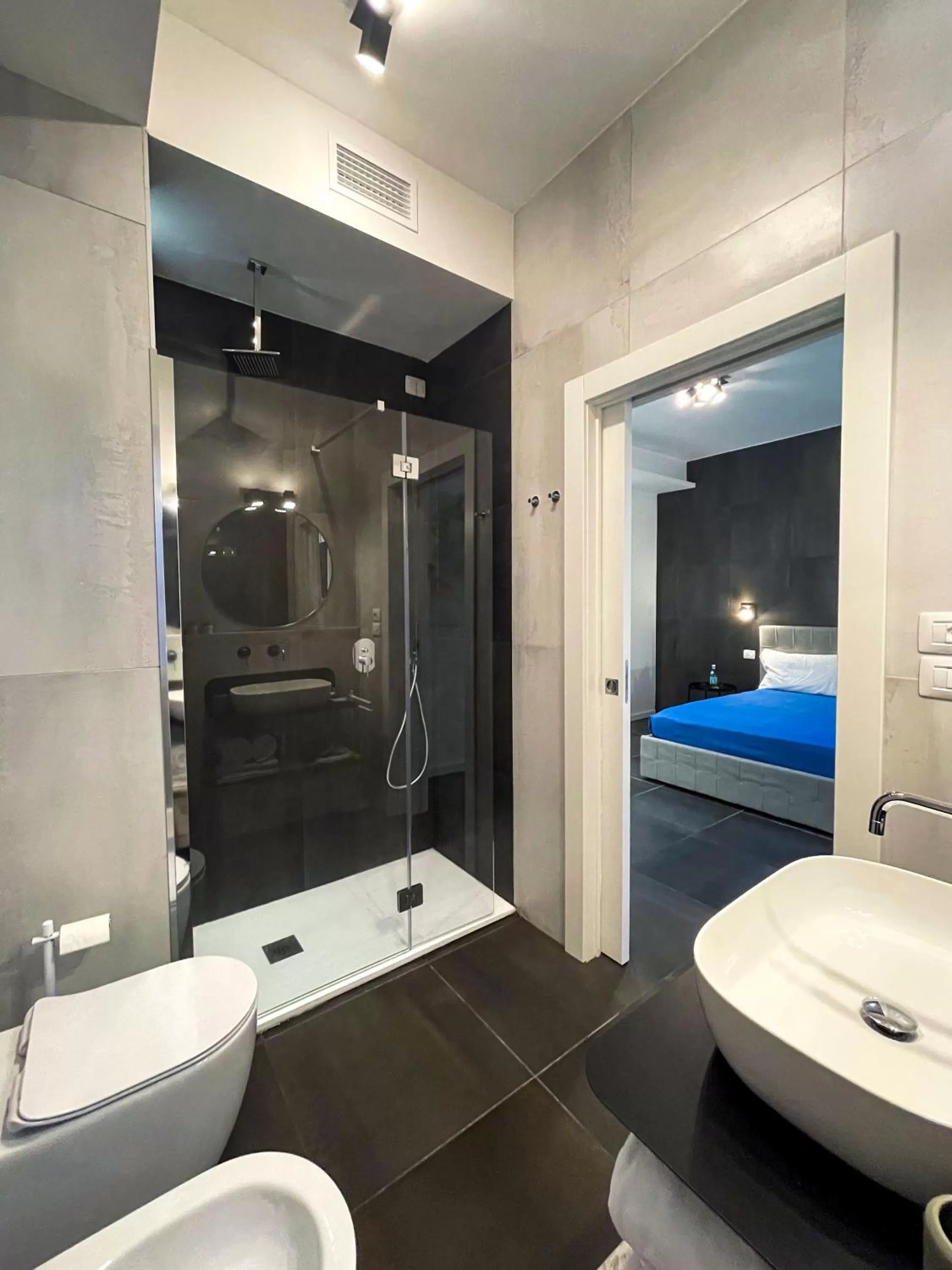 Shower in Enjoy Living