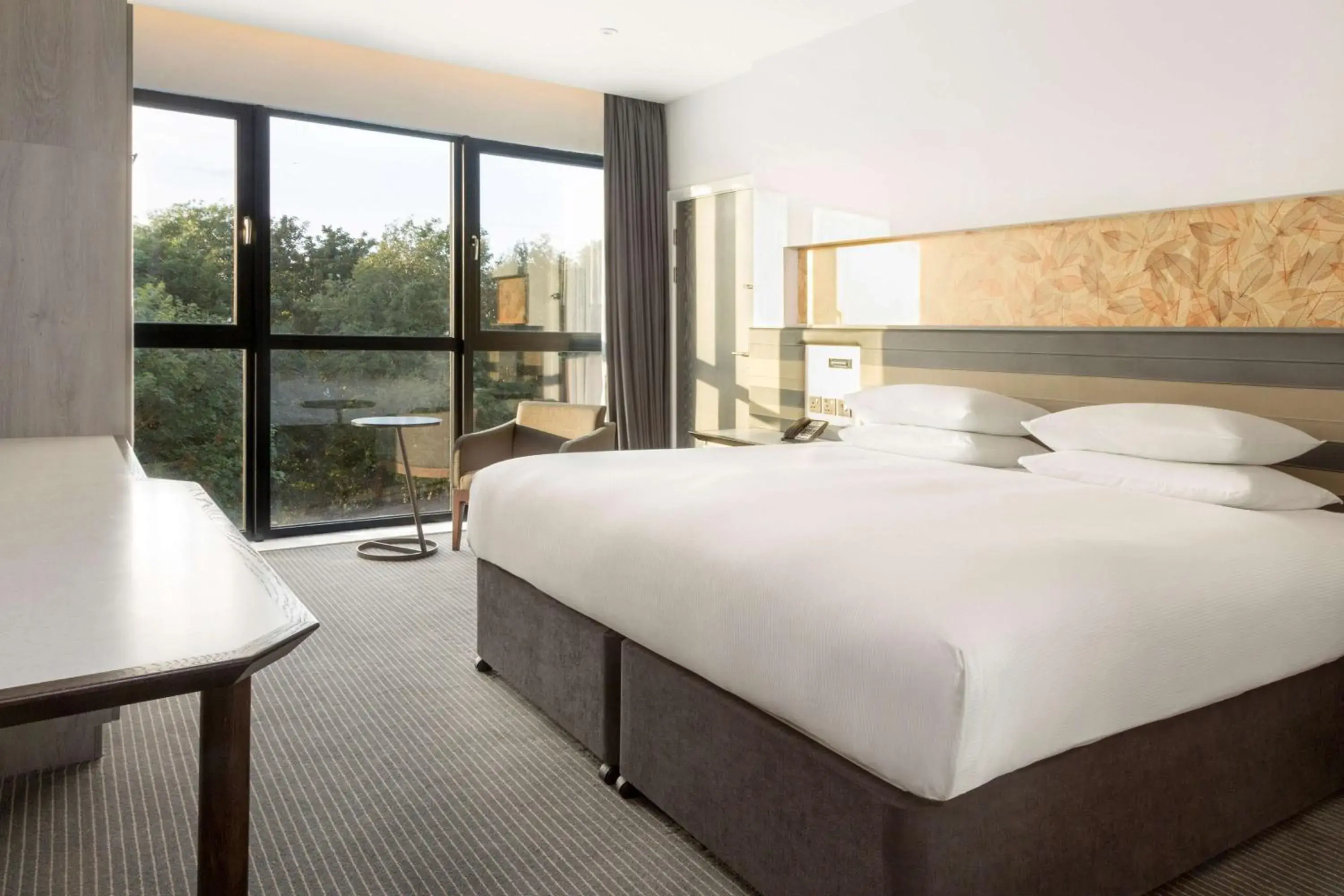 Bedroom, Bed in DoubleTree by Hilton Edinburgh - Queensferry Crossing Bedroom, Bed in DoubleTree by Hilton Edinburgh - Queensferry Crossing