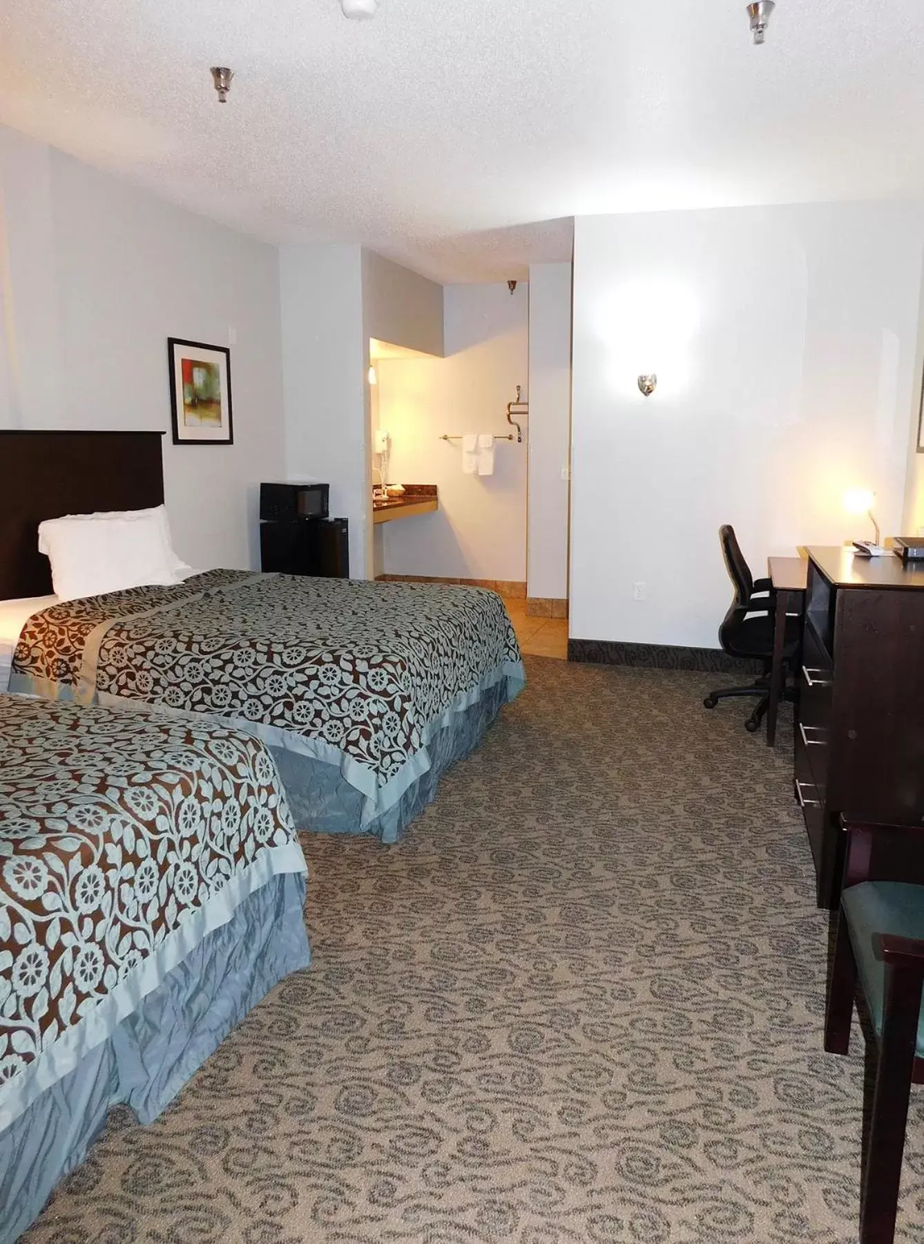 Facility for disabled guests in Days Inn by Wyndham Fargo/Casselton