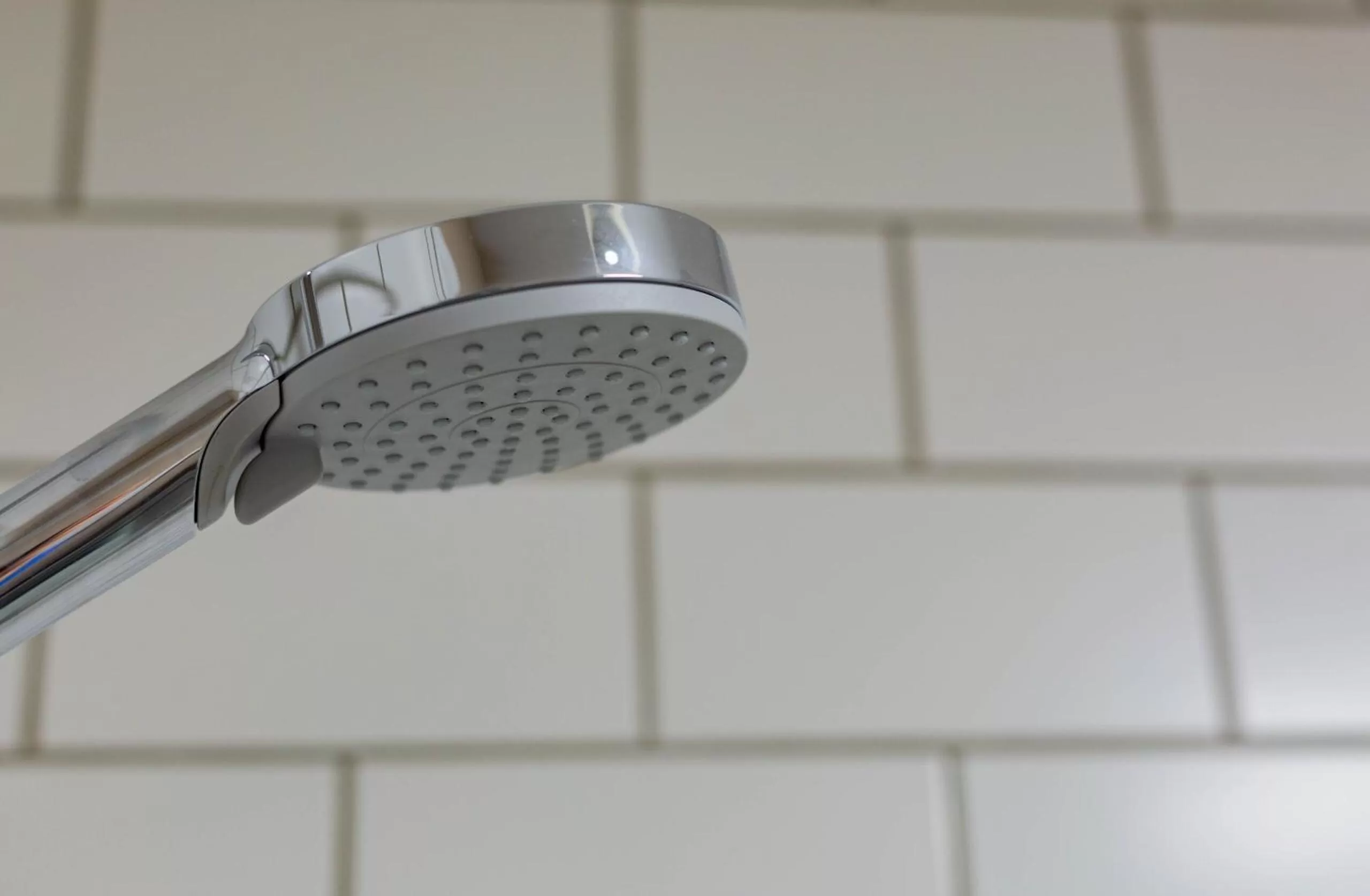Bathroom in The Cricketers Inn
