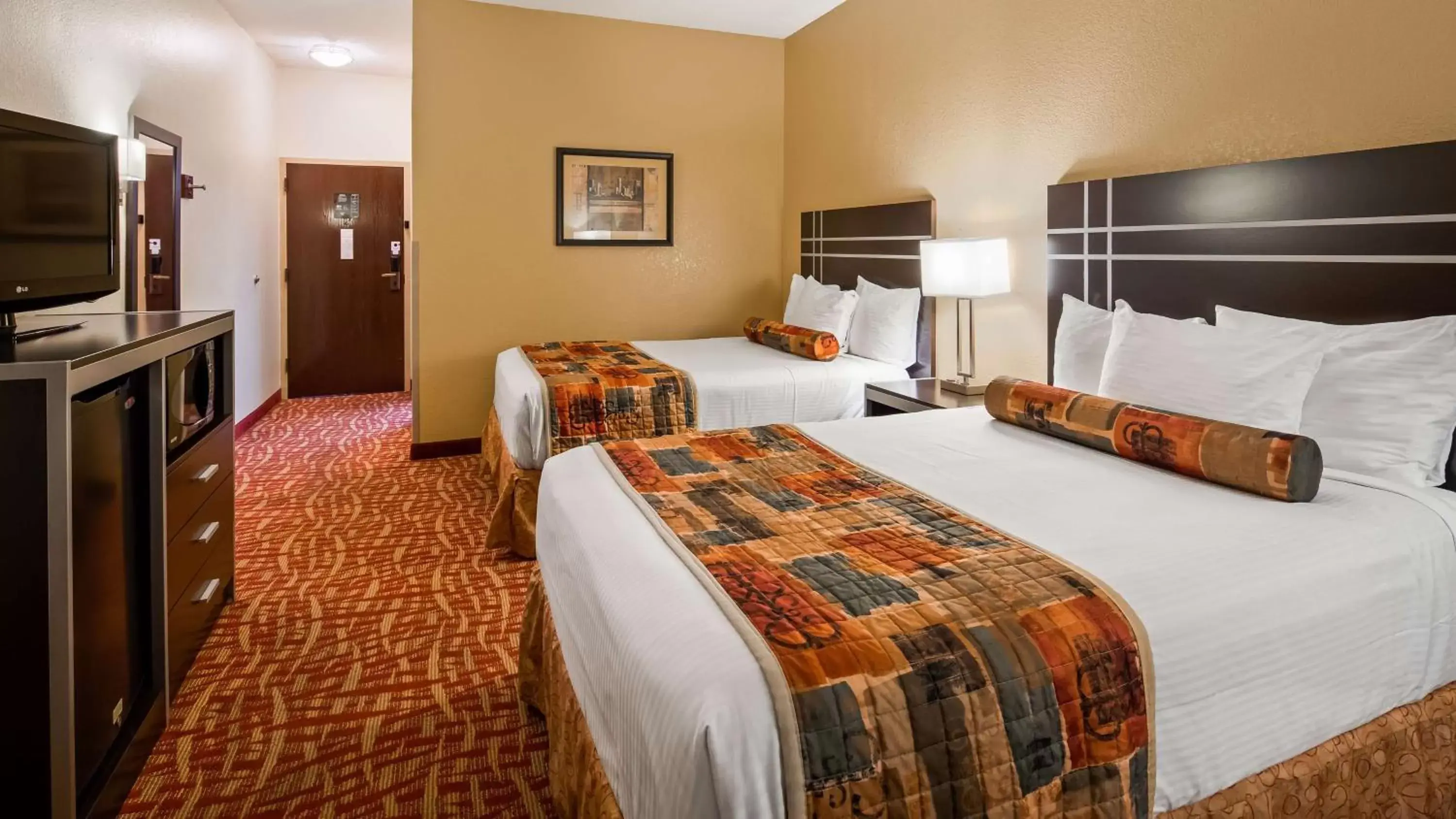 Photo of the whole room, Bed in SureStay Hotel by Best Western Robinsonville Tunica