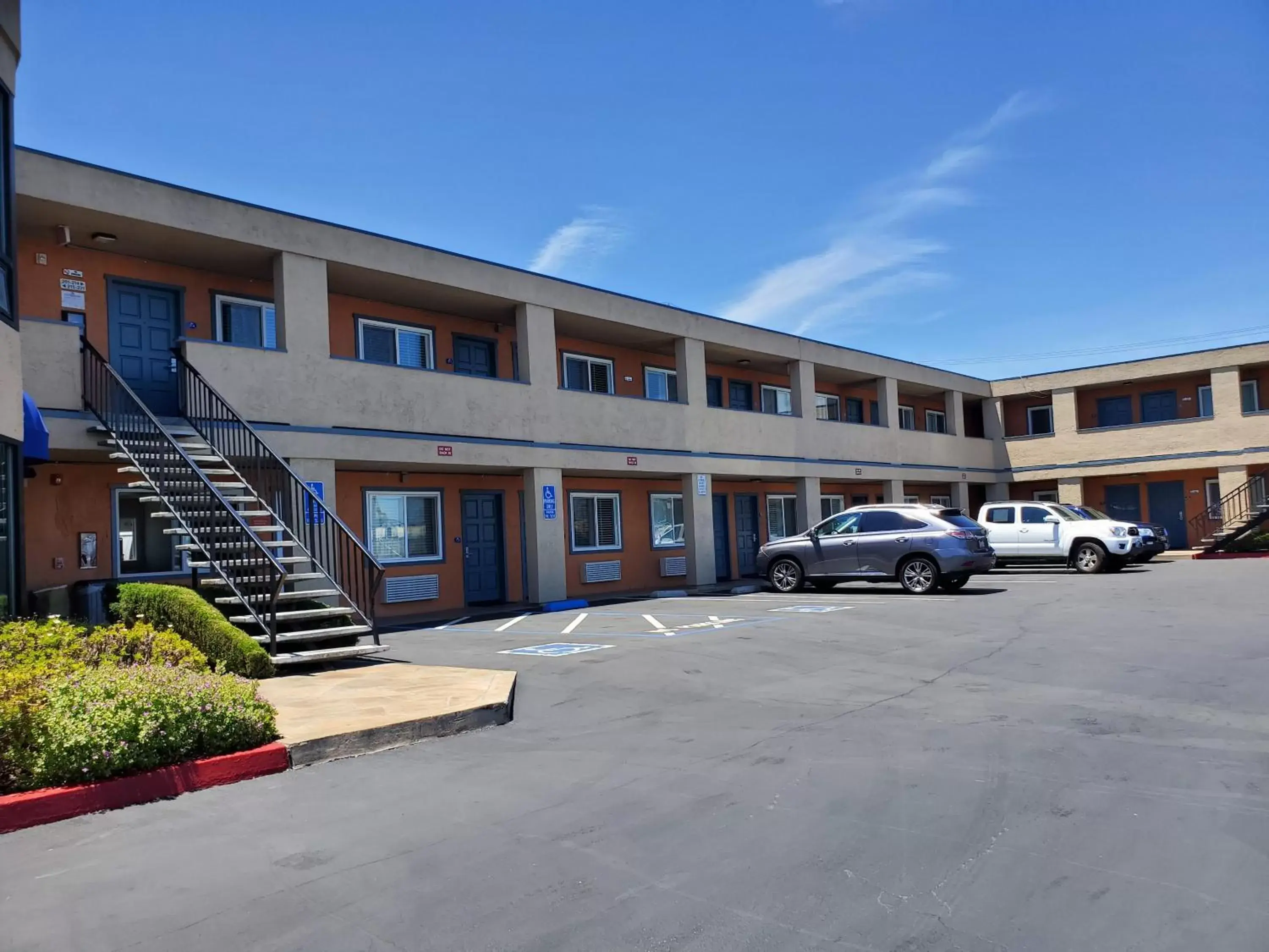Facade/entrance in Good Living Inn Facade/entrance in Good Living Inn