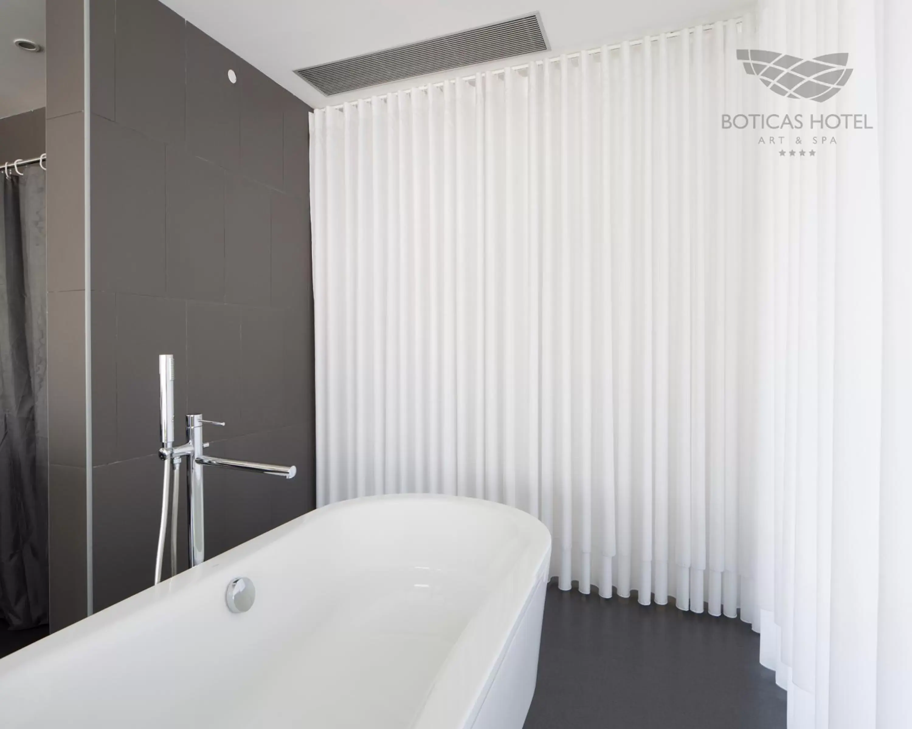 Bathroom in Boticas Hotel Art & SPA