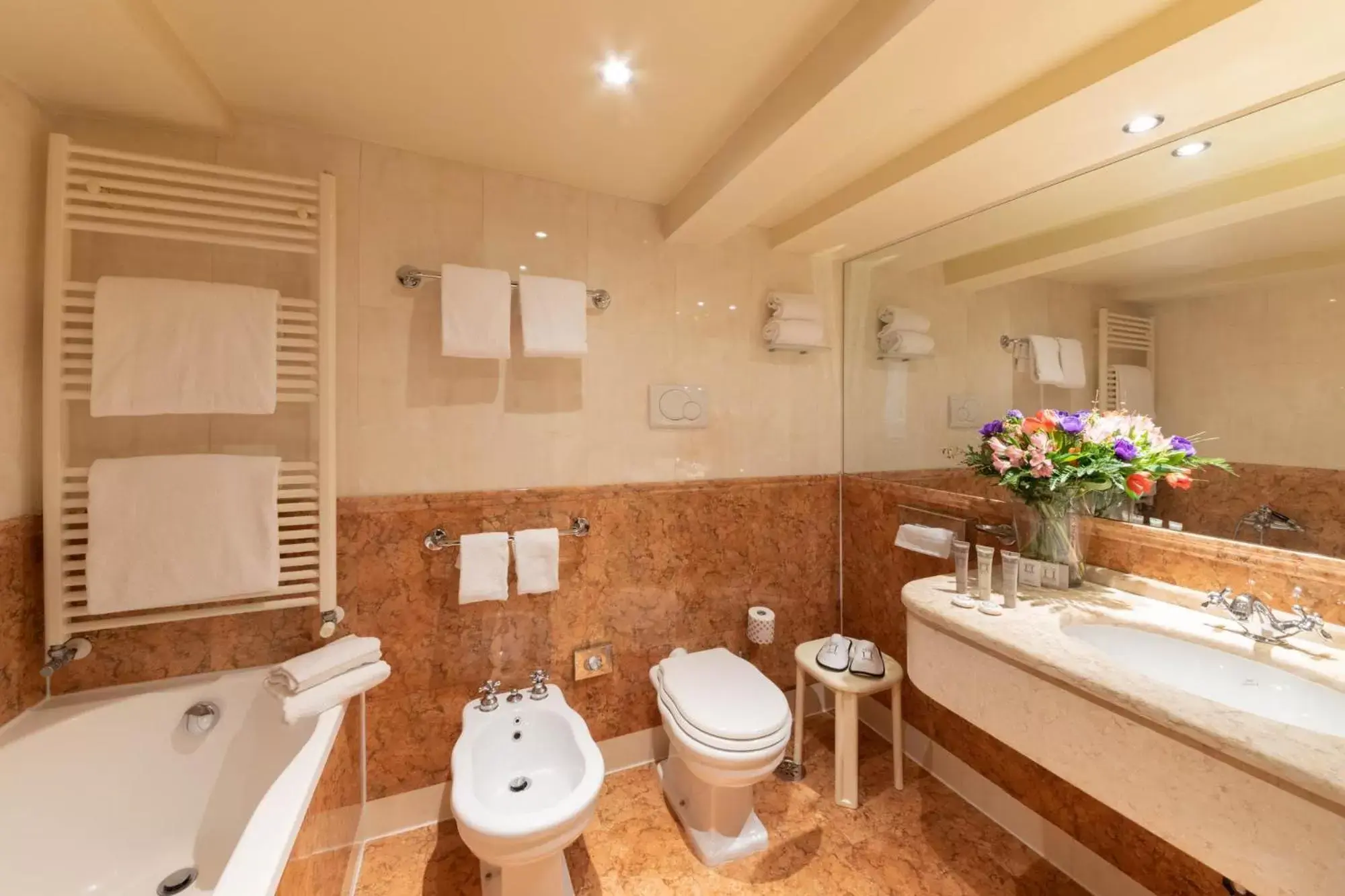 Bathroom in Duodo Palace Hotel