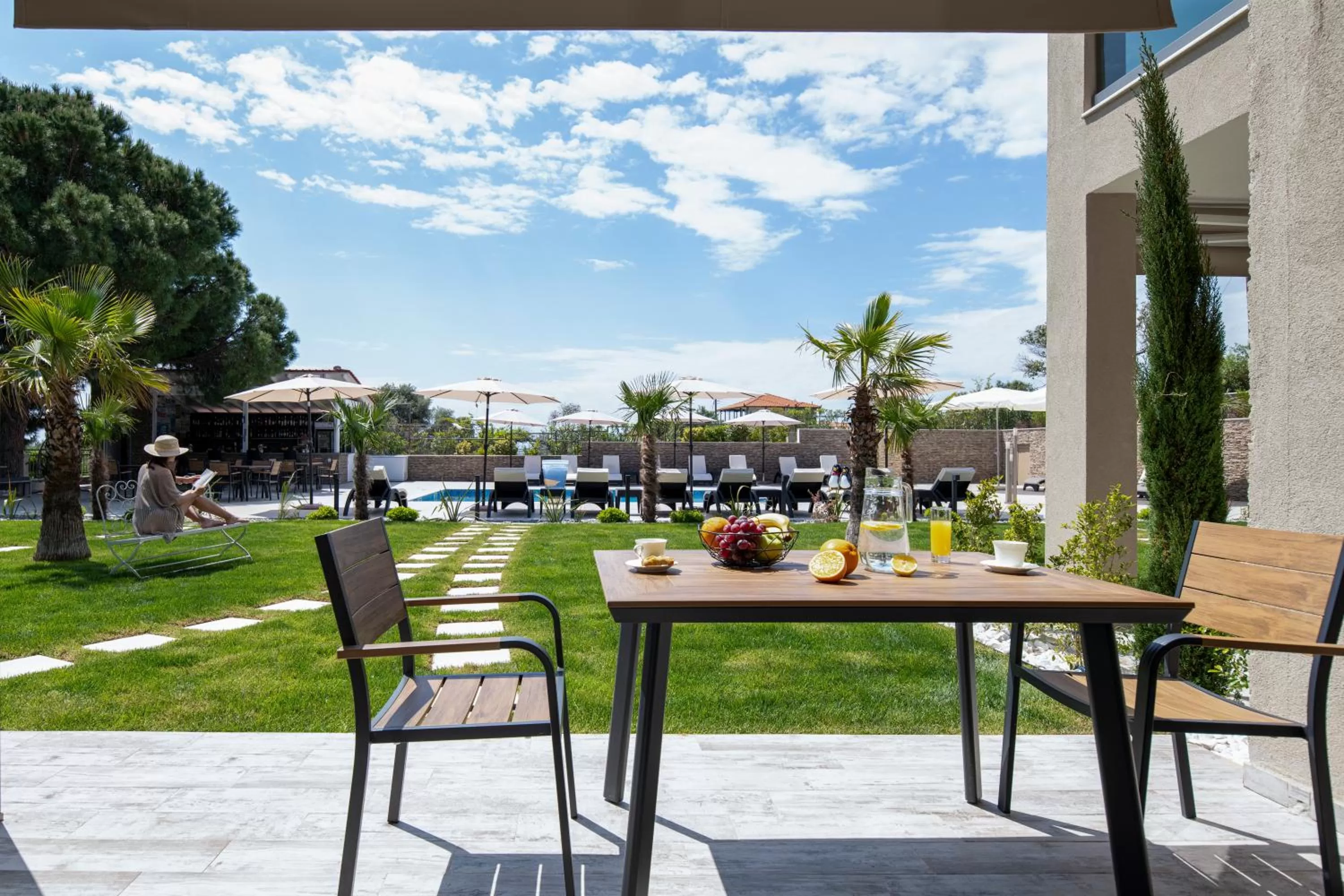 Property building in Villa Sara