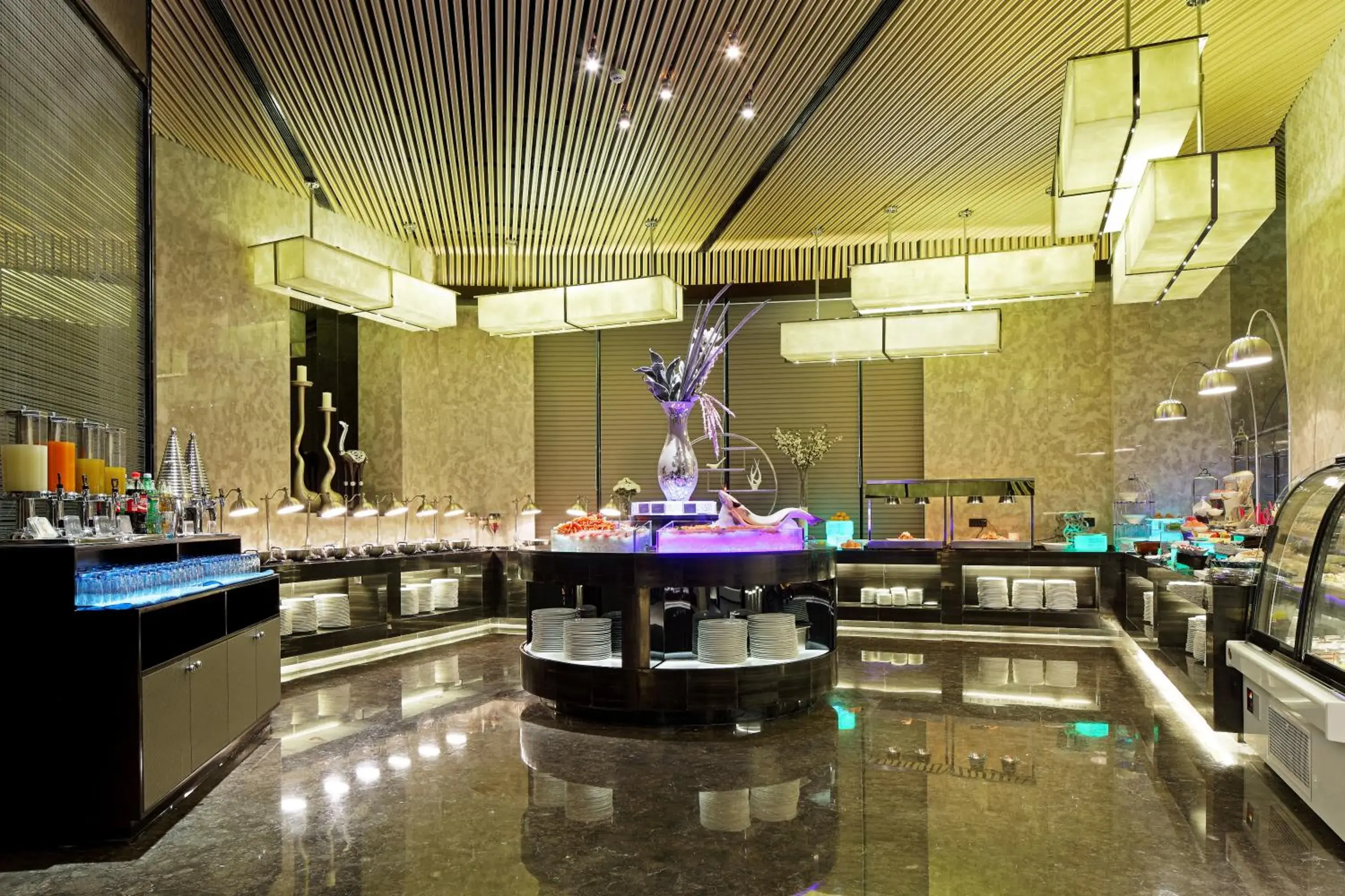 Restaurant/places to eat in Ramada Changzhou North