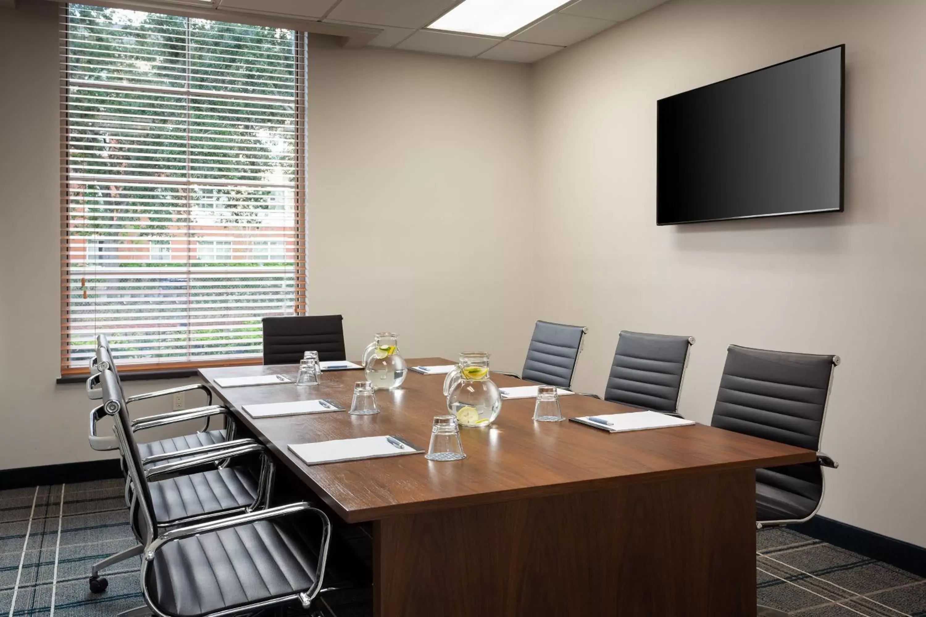 Meeting/conference room in Four Points by Sheraton Orlando Convention Center