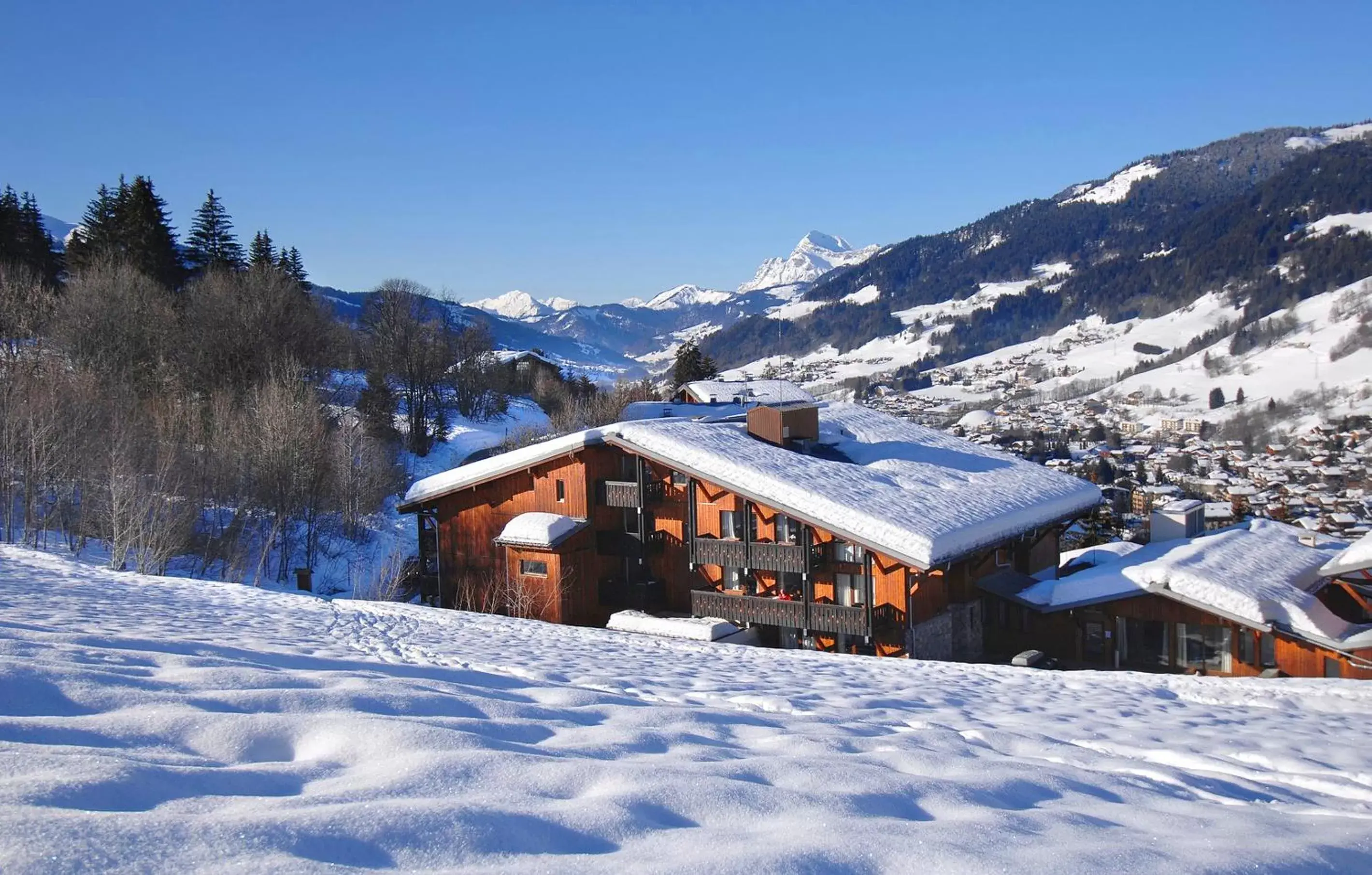 Facade/entrance, Winter in Mamie Megève