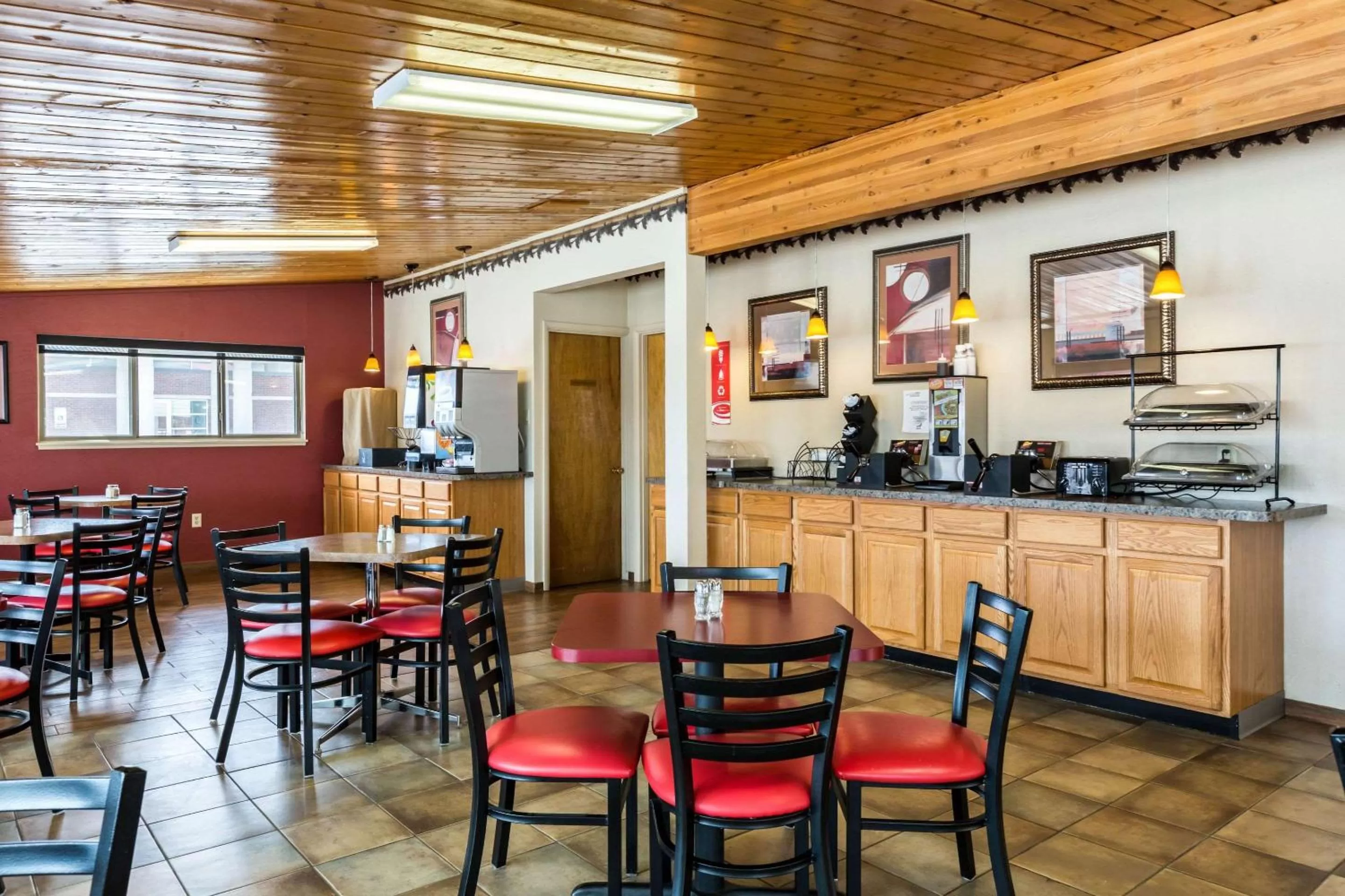 Restaurant/places to eat in Harmony Inn & Suites