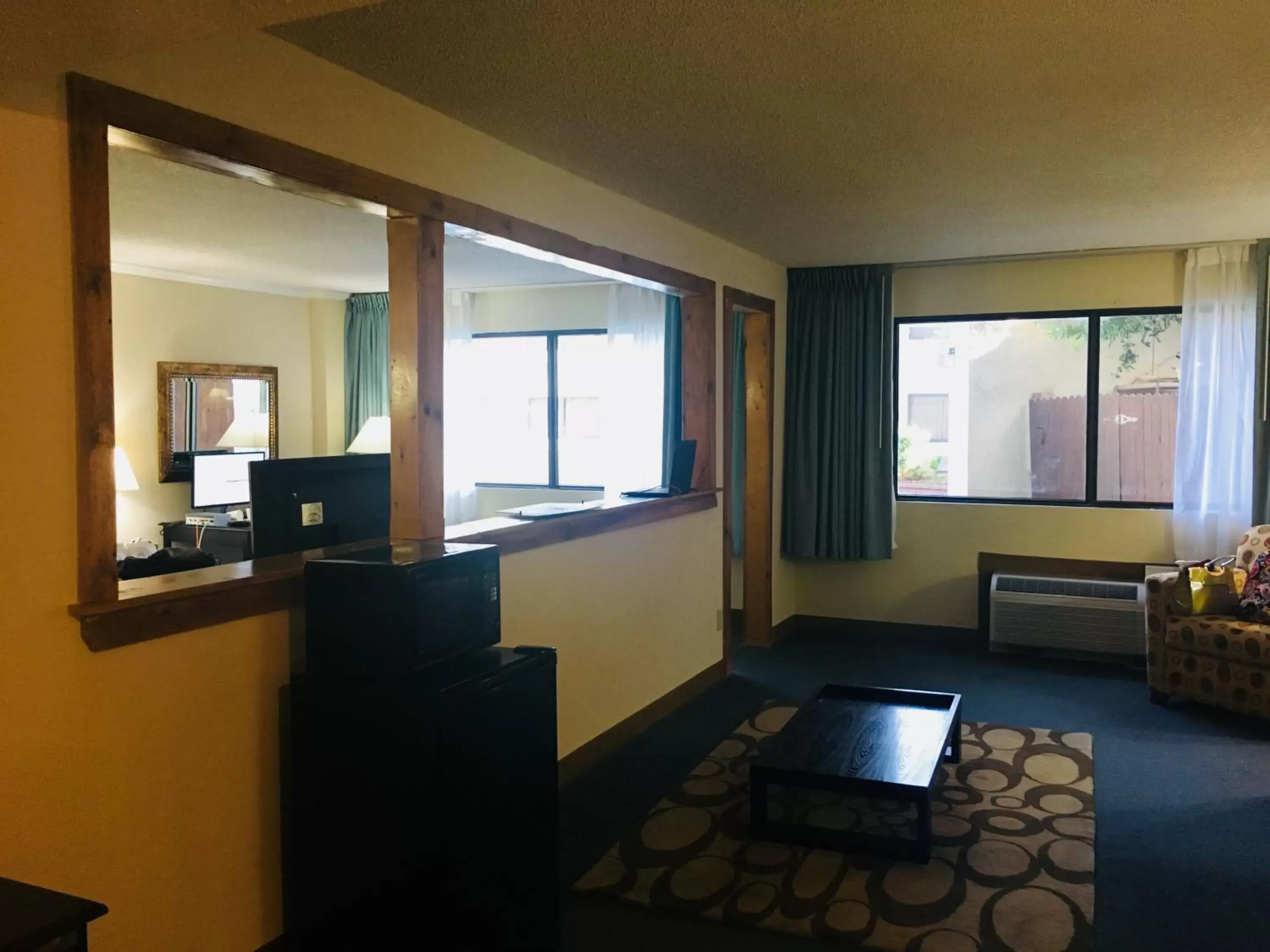 Living room, Seating Area in Days Inn by Wyndham Sherman