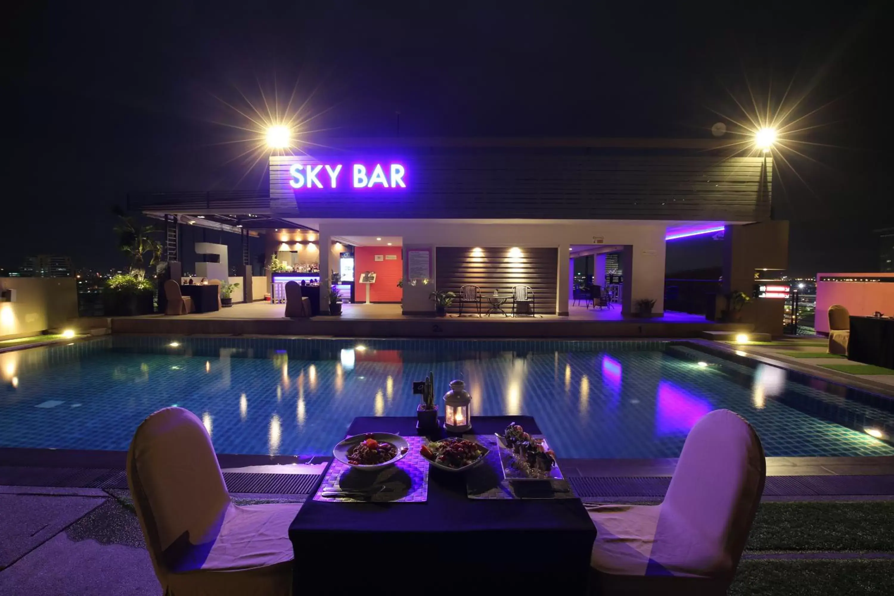 Lounge or bar, Swimming Pool in Bangkok Inter Place Hotel