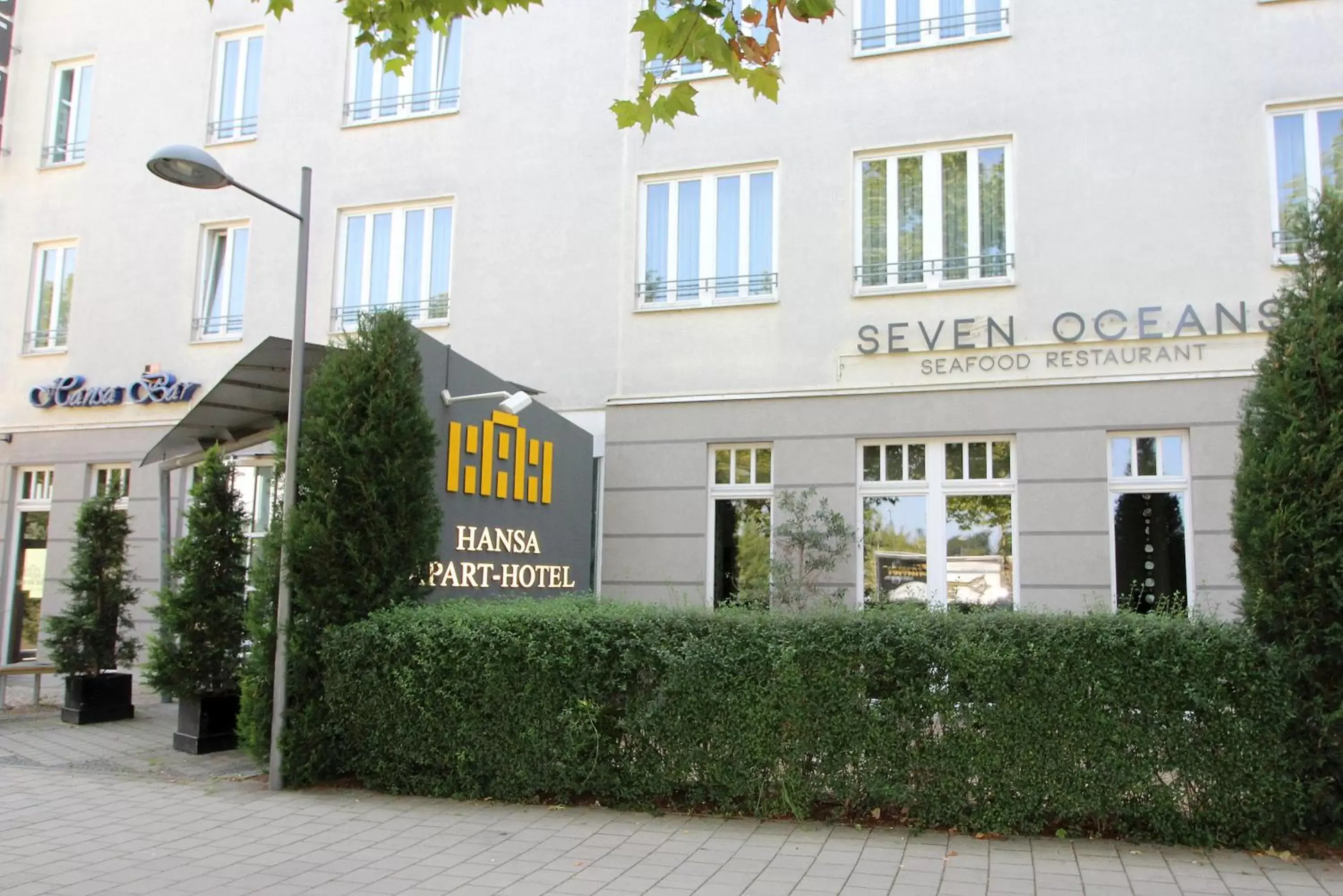 Facade/entrance, Property Building in Hansa Apart-Hotel Regensburg