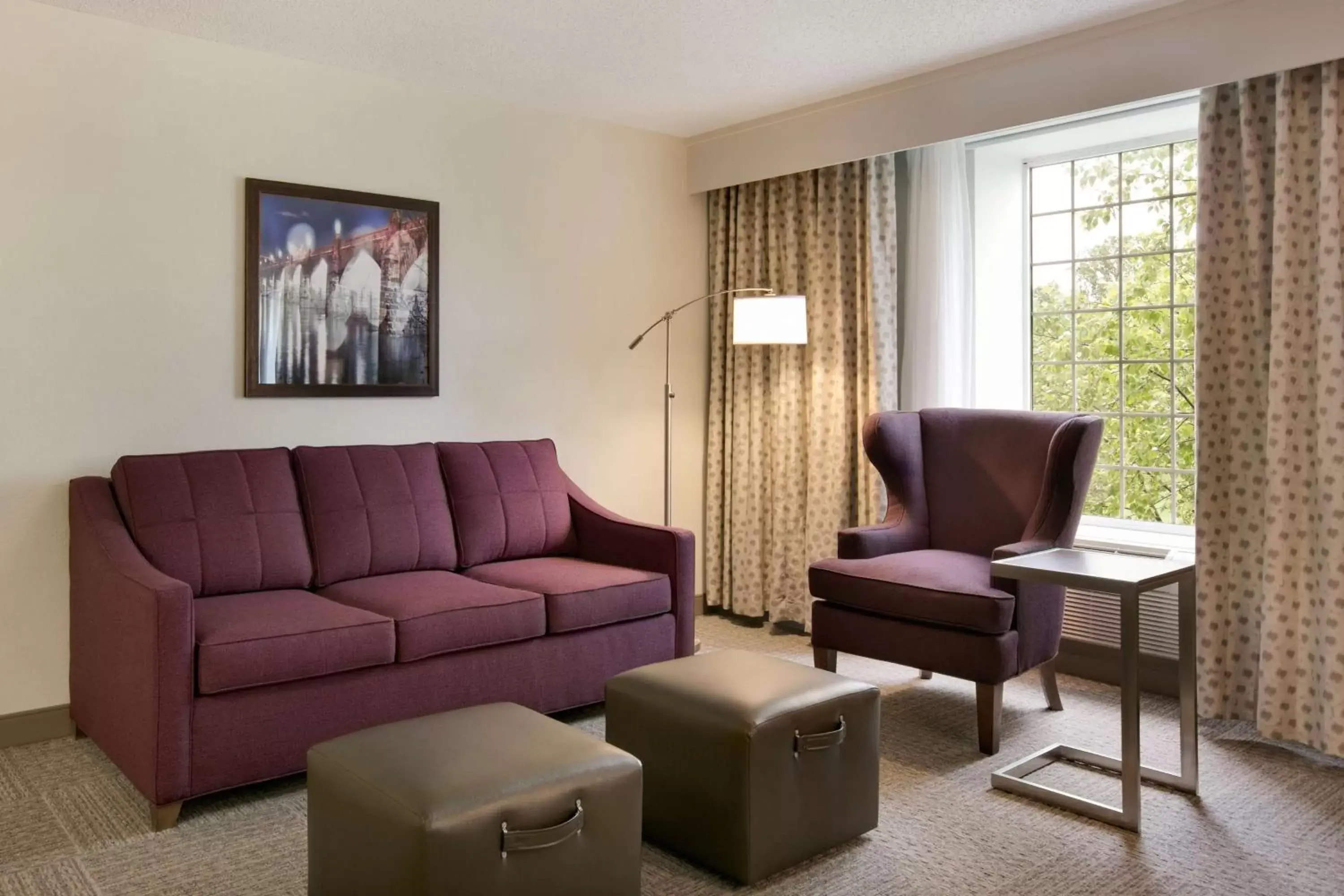 Living room, Seating Area in Hampton Inn & Suites Hershey