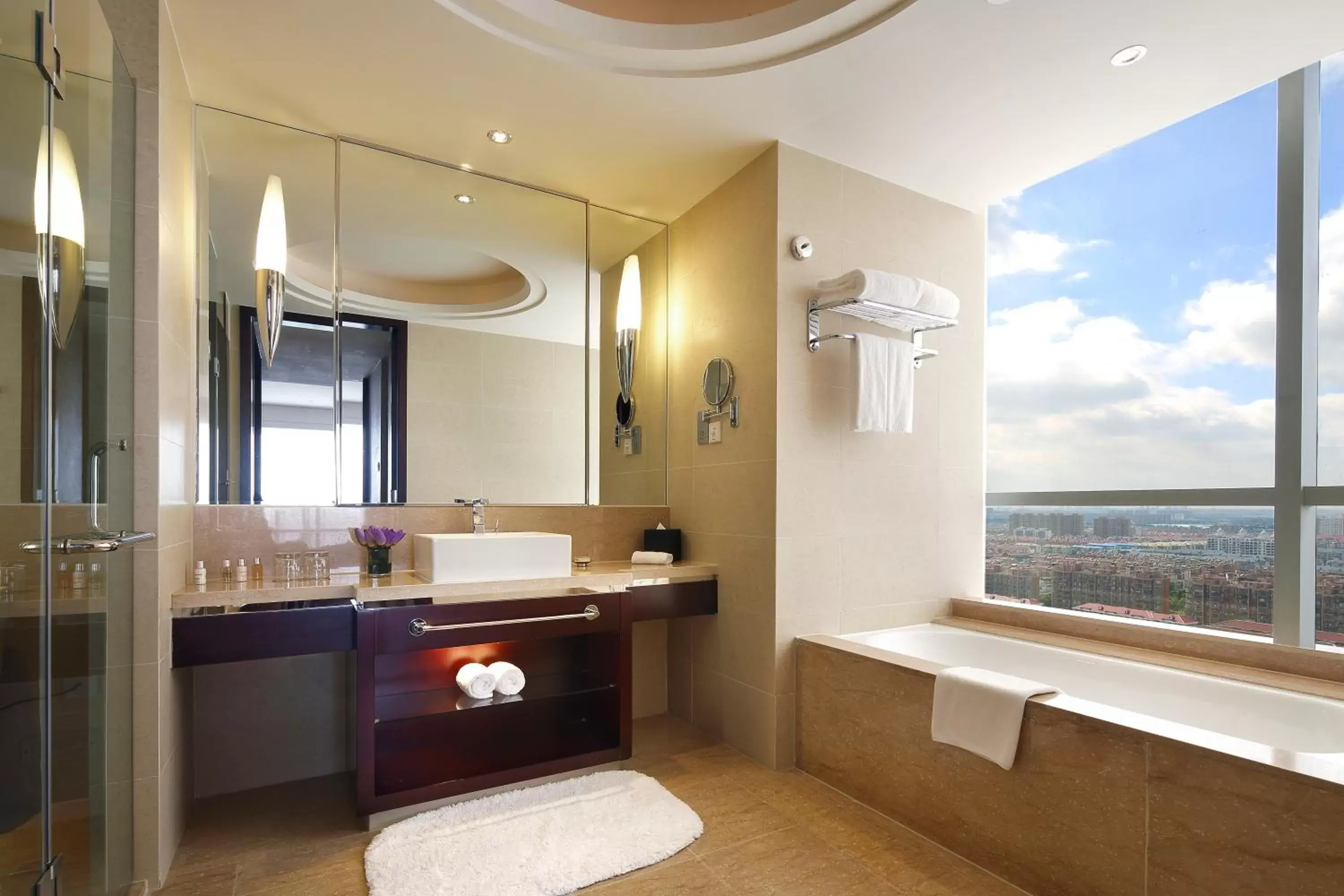 Bathroom in The QUBE Hotel Shanghai – Pudong International Airport