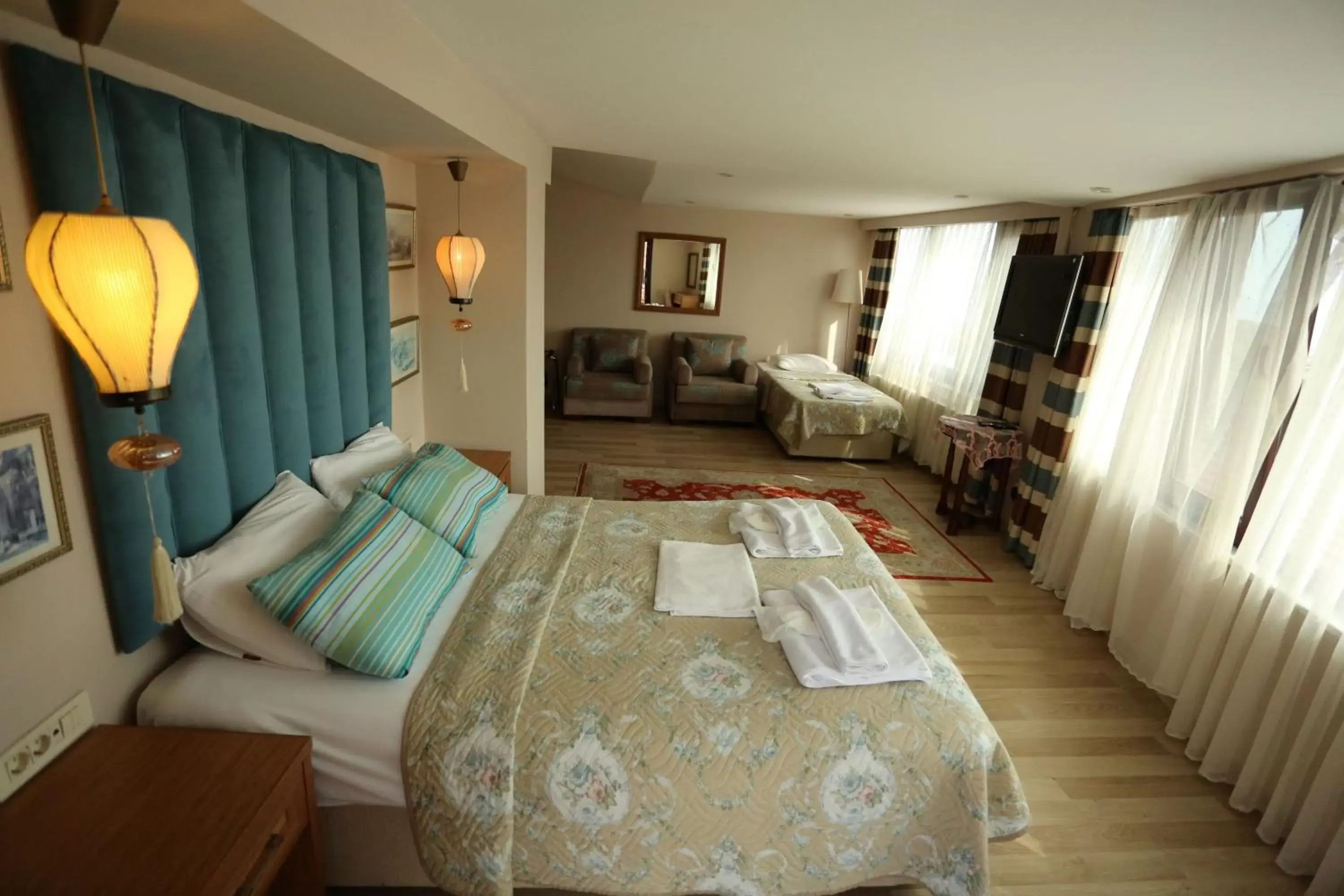 Bedroom, Seating Area in Hotel Tashkonak Istanbul