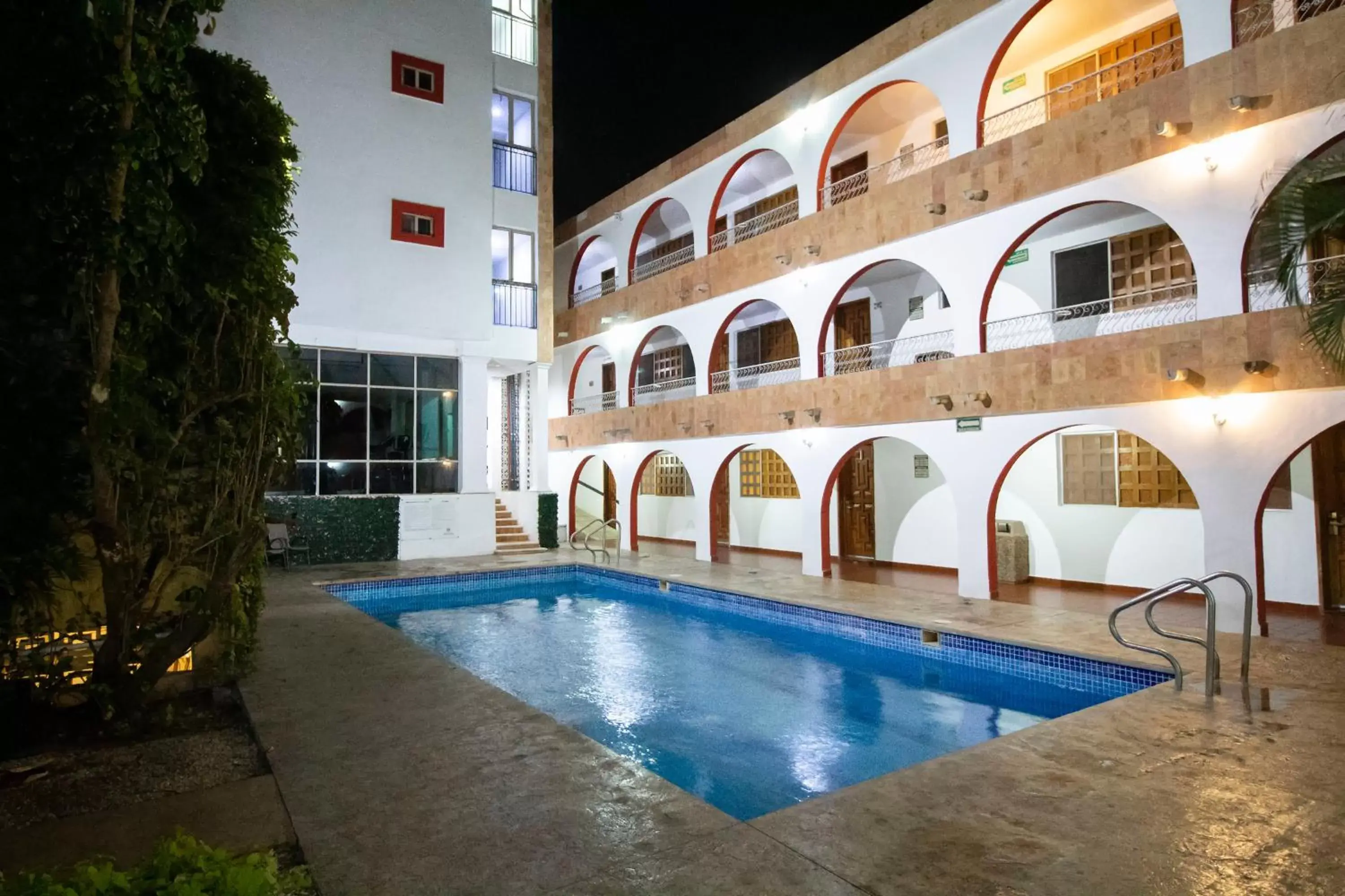 Property building, Swimming Pool in Hotel Maya Yucatan