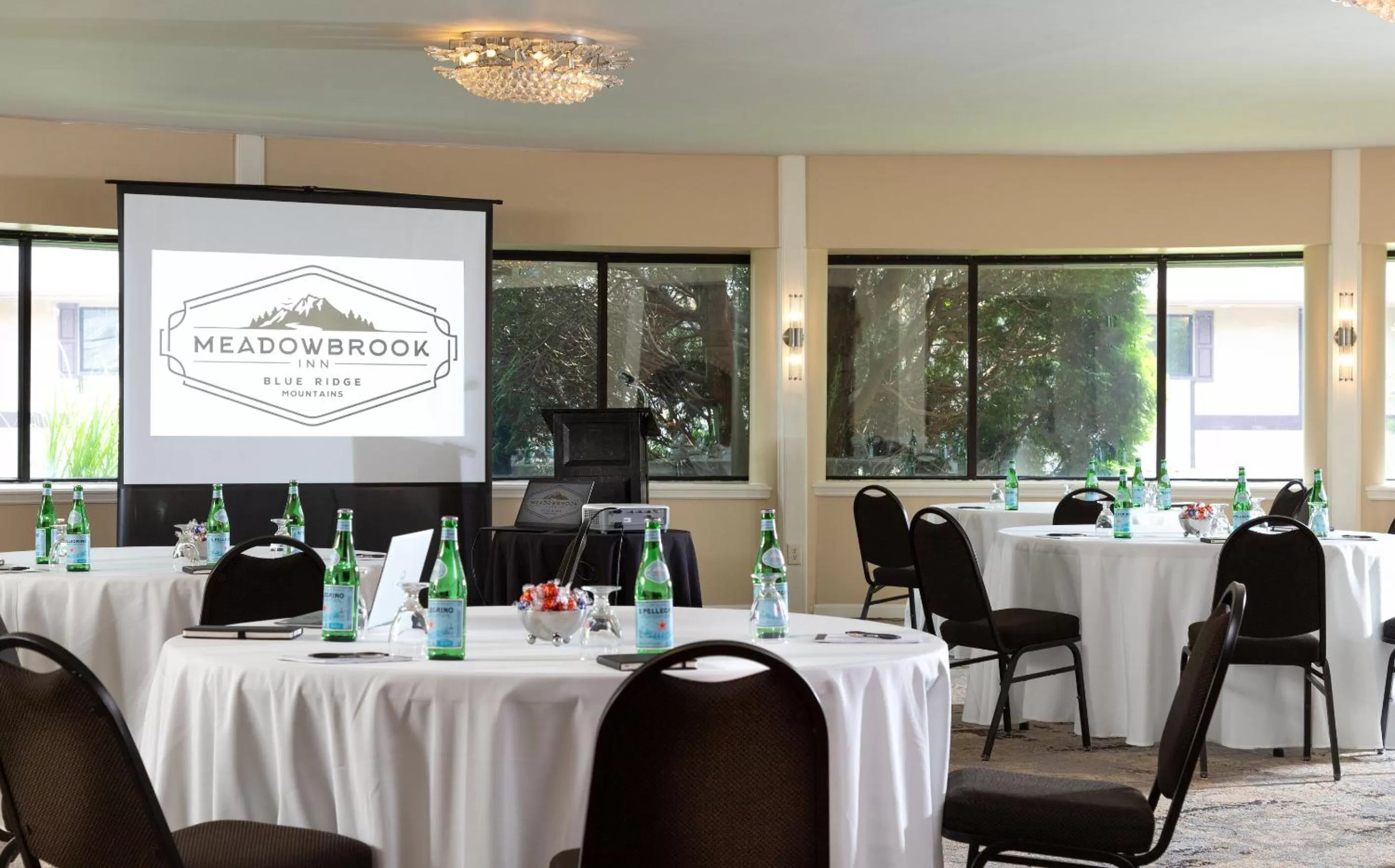 Meeting/conference room in Meadowbrook Inn