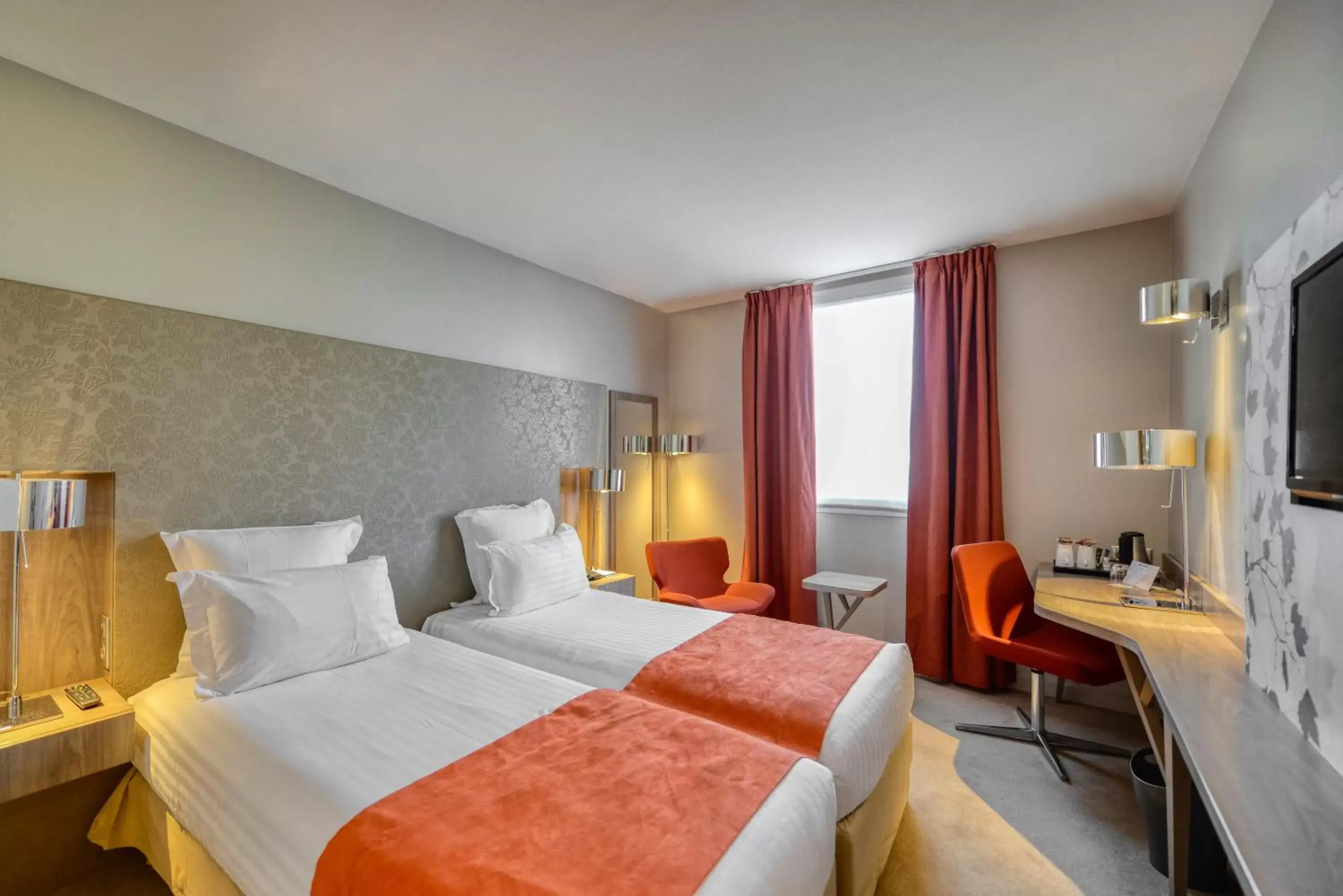 Bed in Best Western Plus Paris Velizy