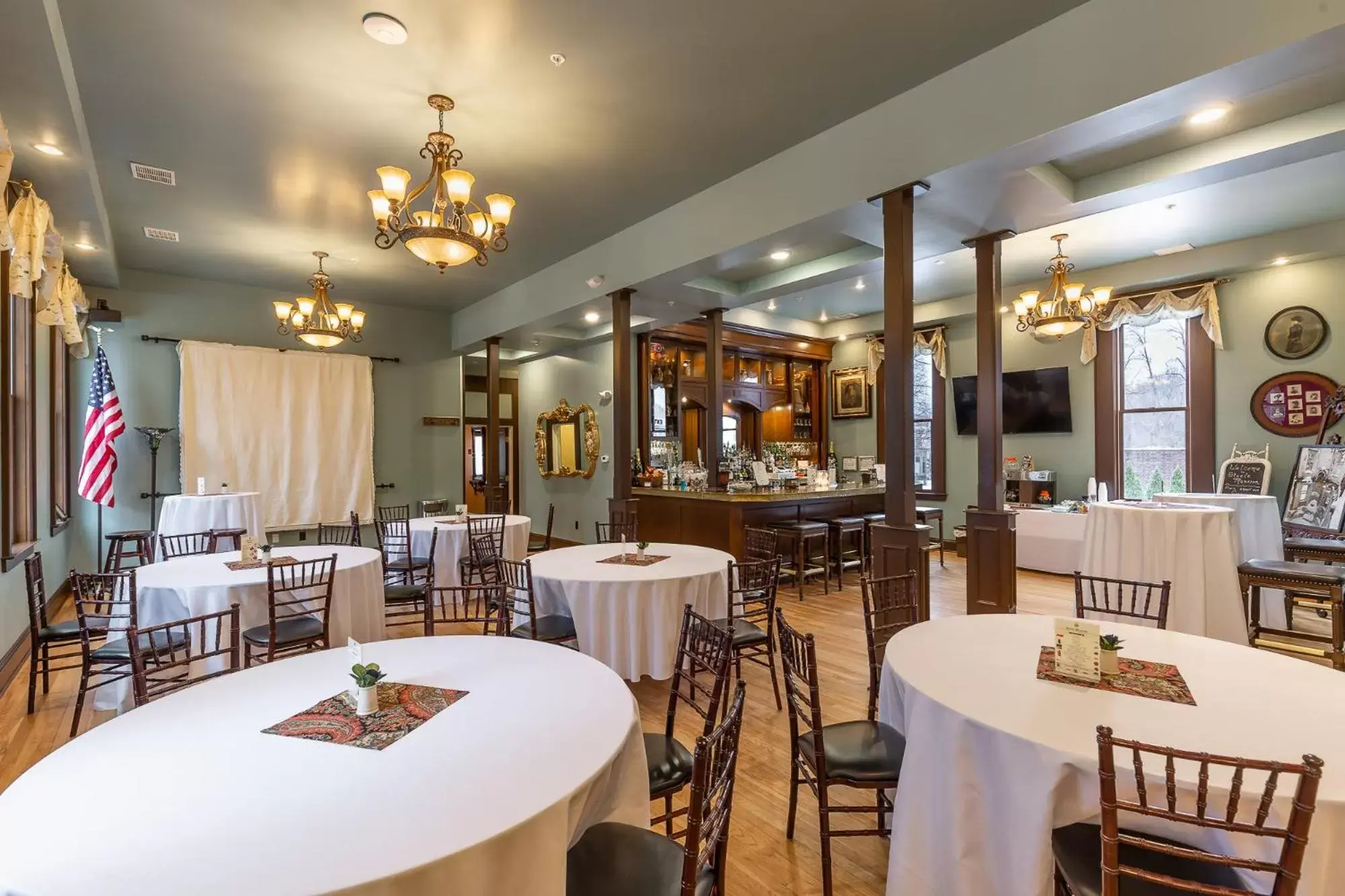 Lounge or bar, Restaurant/Places to Eat in Steele Mansion Inn & Gathering Hub