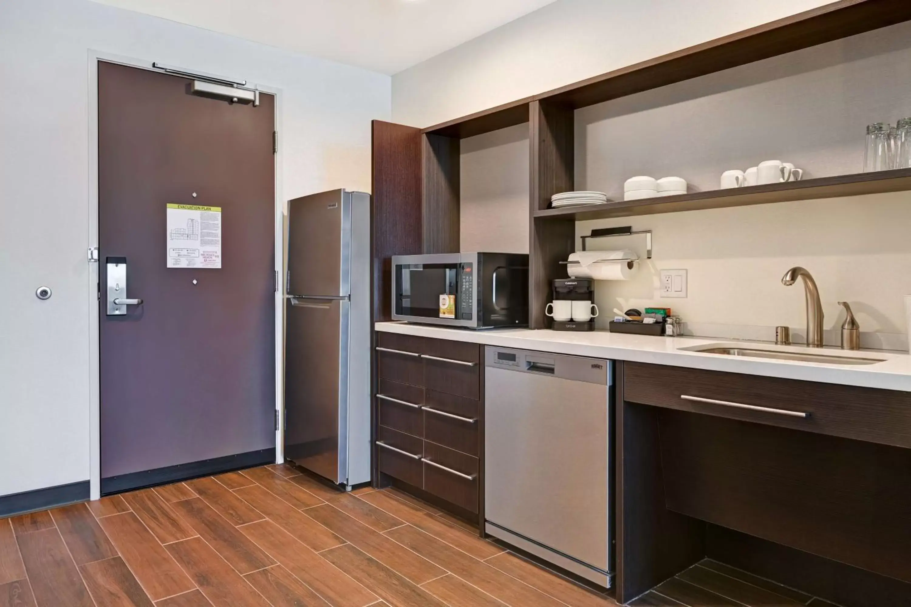 Kitchen or kitchenette, Kitchen/Kitchenette in Home2 Suites By Hilton Atascadero, Ca