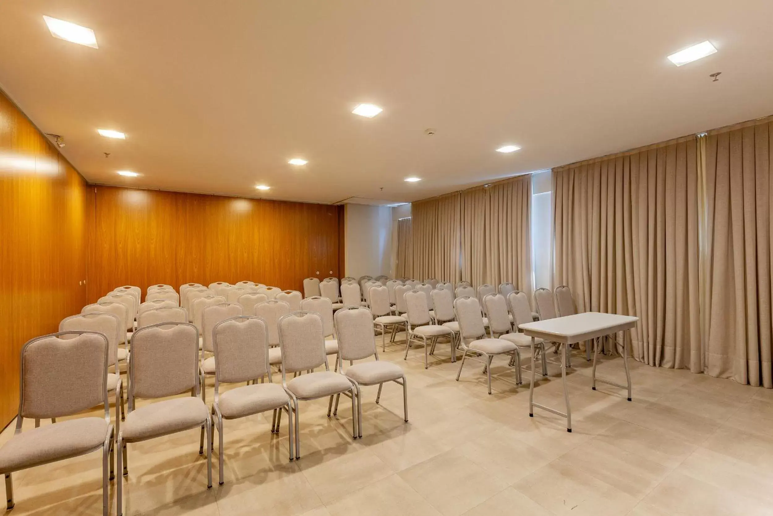 Meeting/conference room in Tri Hotel Executive Brusque