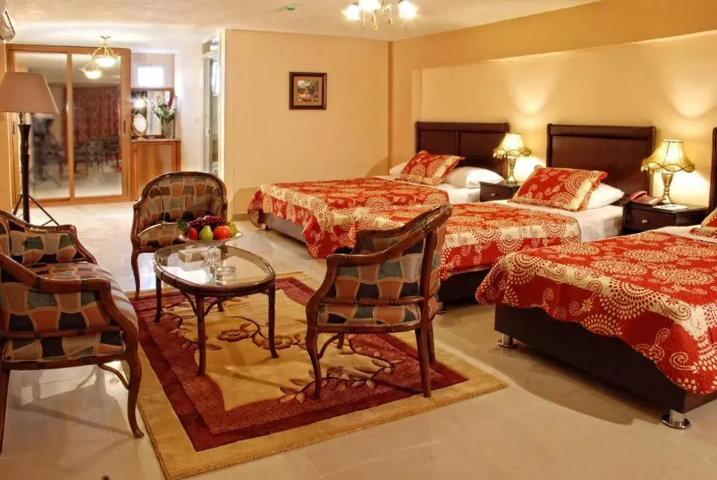 Bed in Jardaneh Hotel