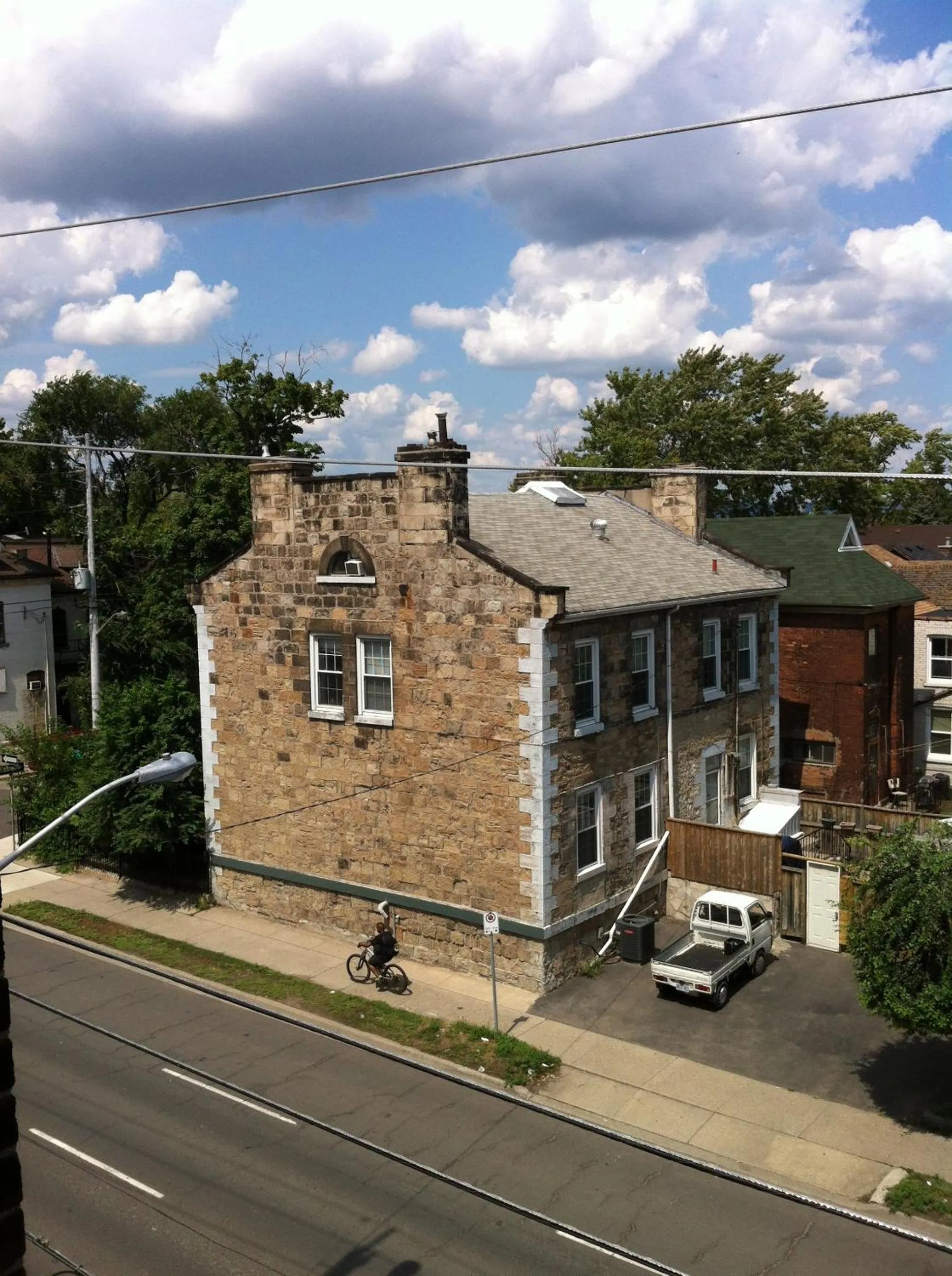 Property building in Pring Guesthouse