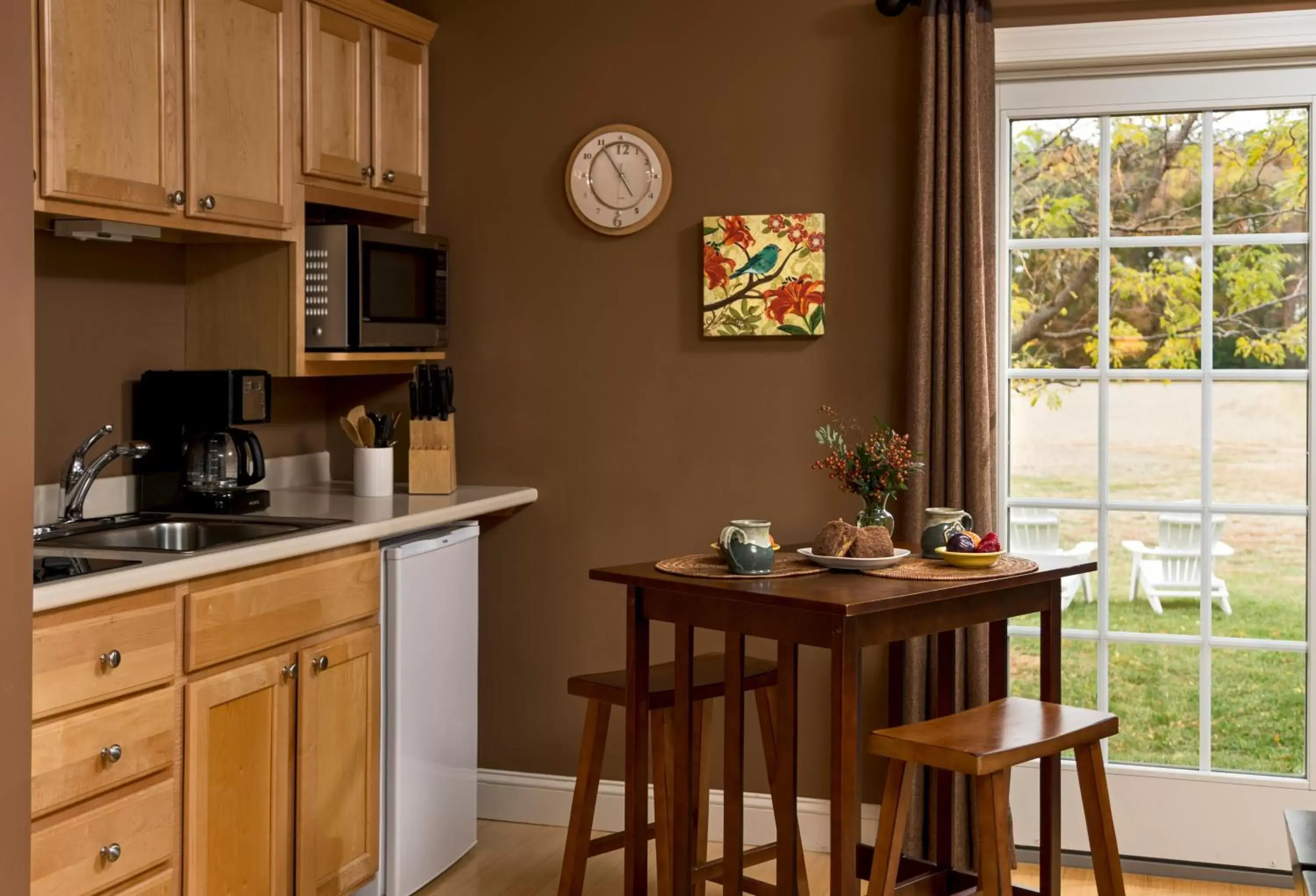 Kitchen/Kitchenette in Inn at Huntingfield Creek