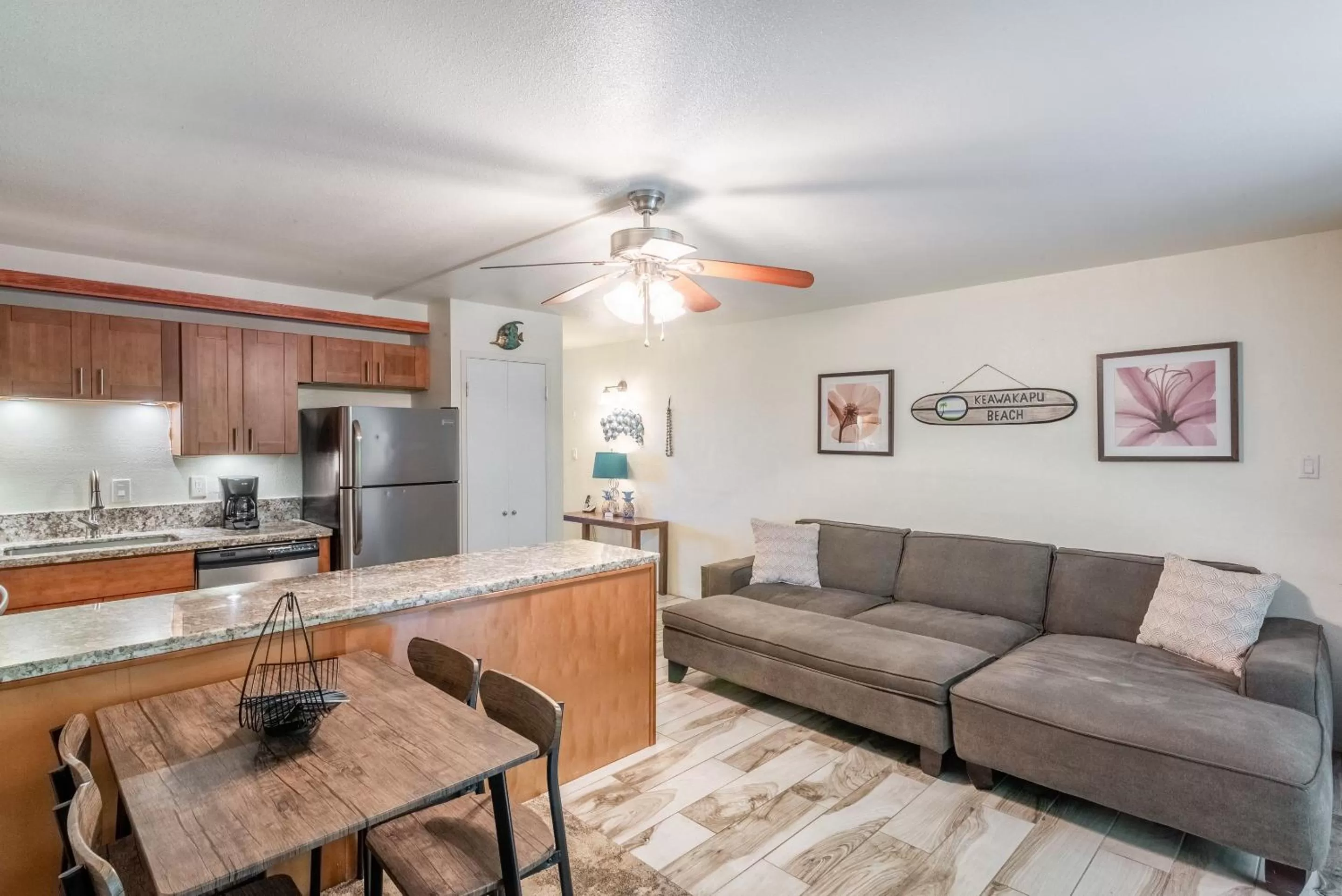 Lounge/Bar in BeachFront Kihei Kai Nani - Maui Vista Deluxe Condos