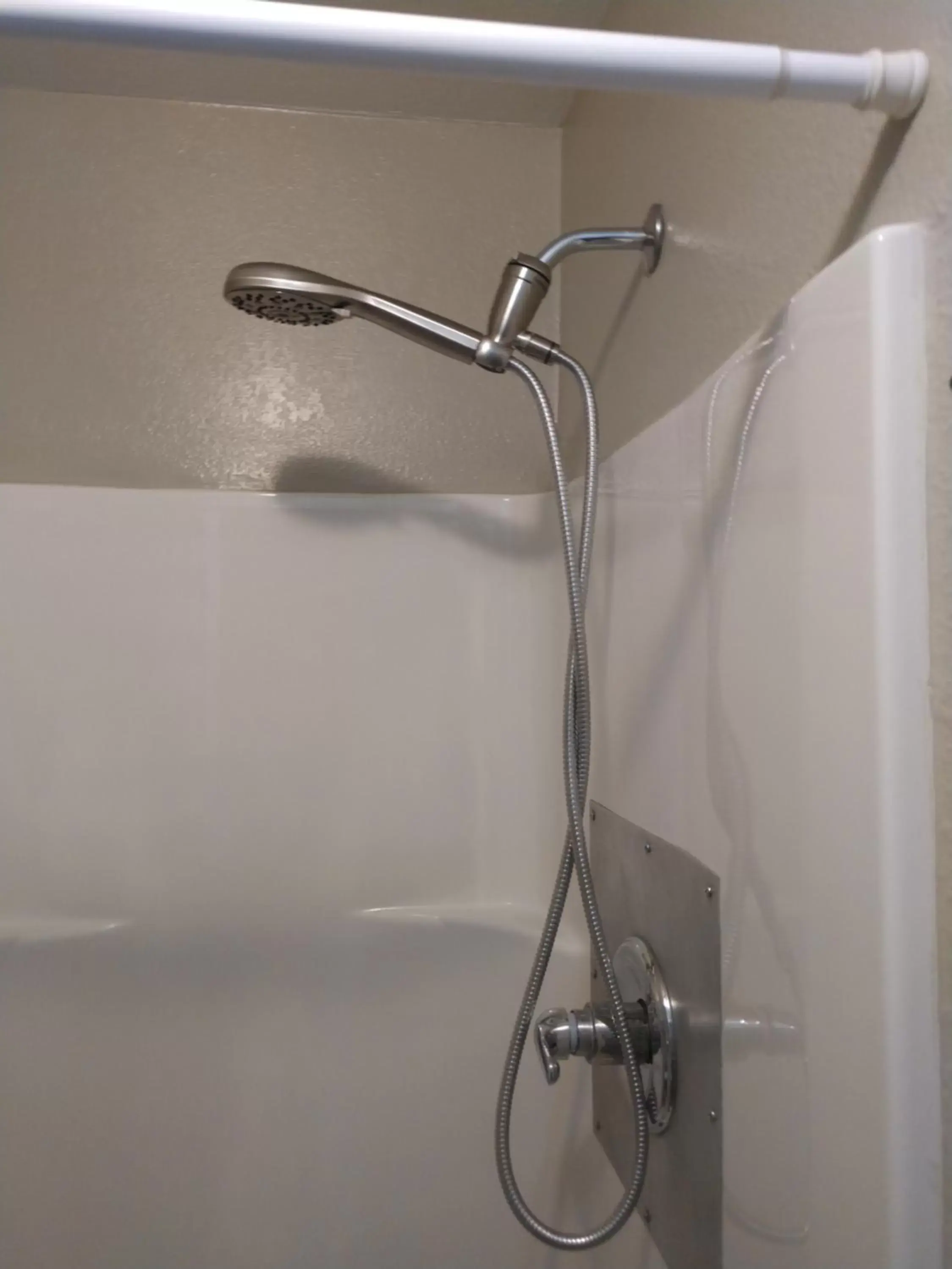 Shower, Bathroom in Red Rock Motel