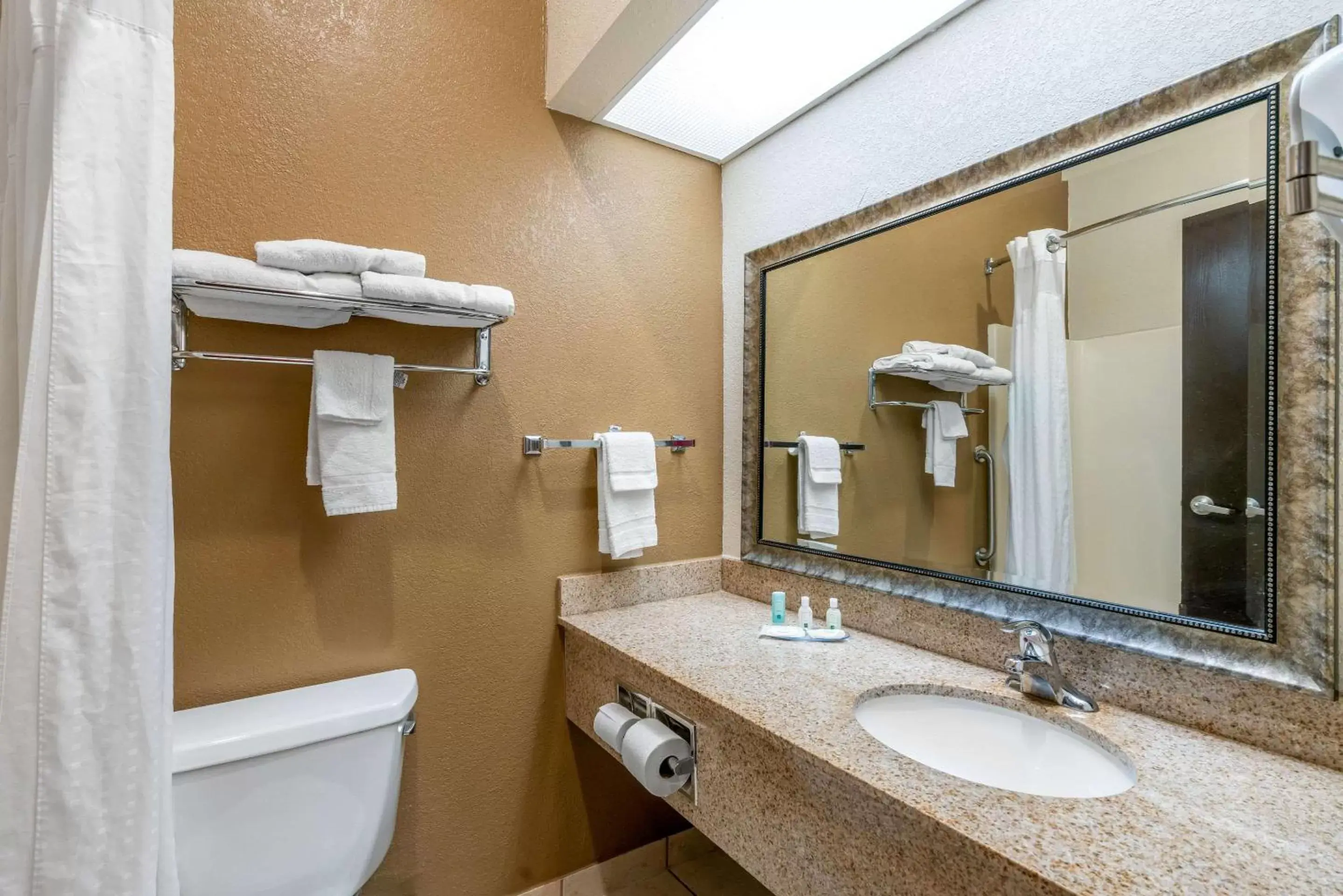 Photo of the whole room, Bathroom in Quality Inn & Suites - Jefferson City