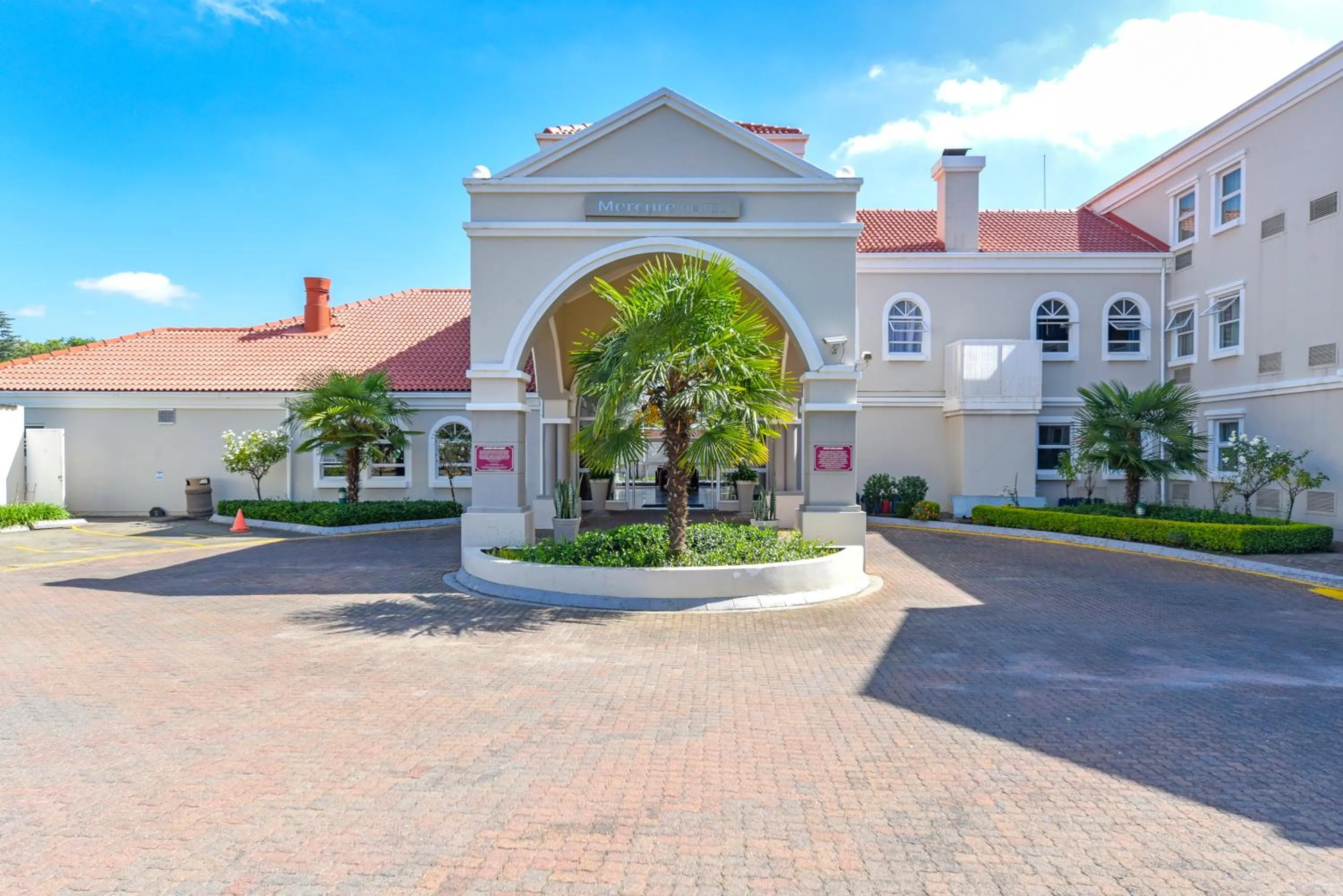 Property building in Mercure Johannesburg Randburg