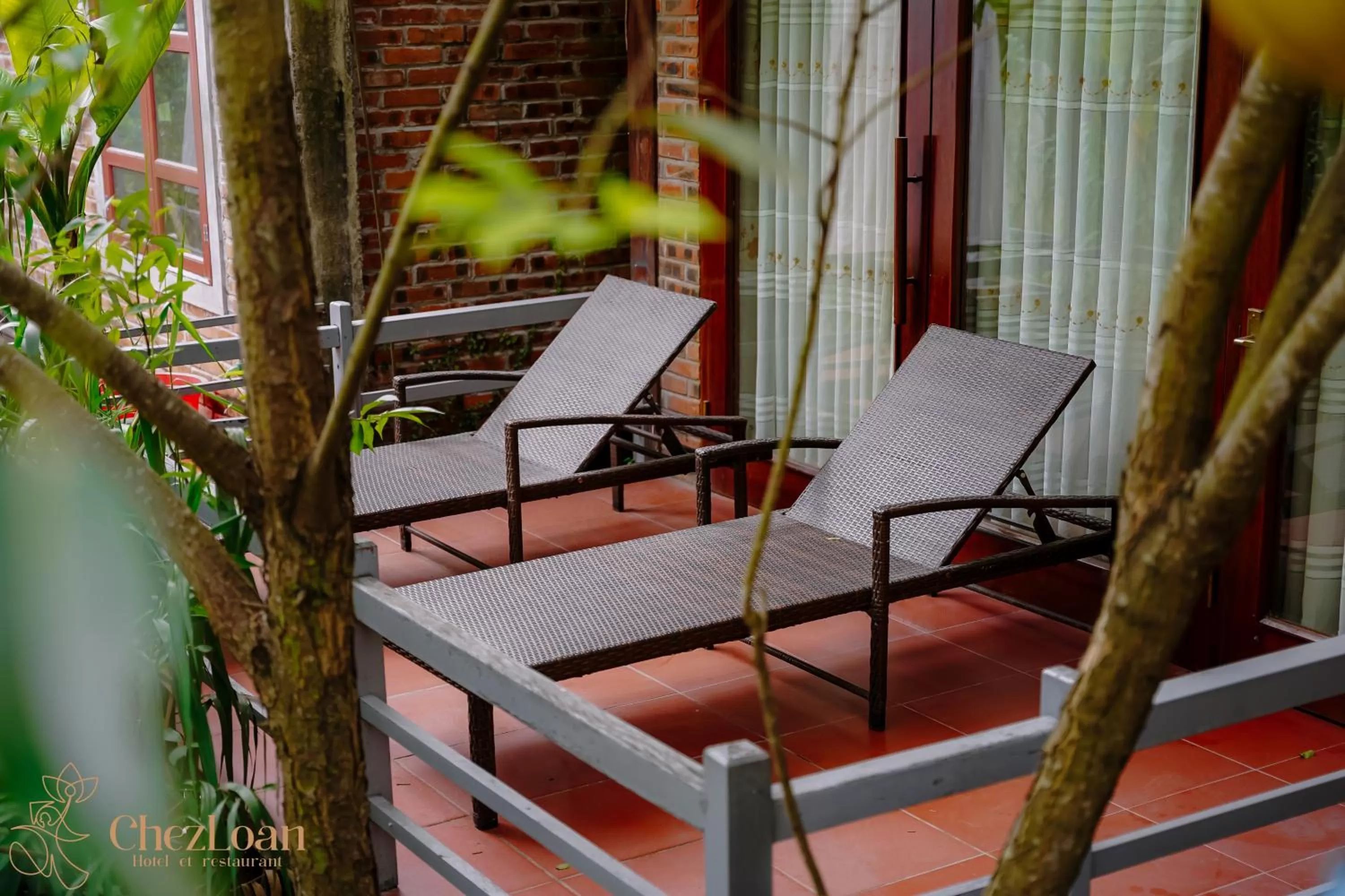 Patio in Chez Loan Hotel