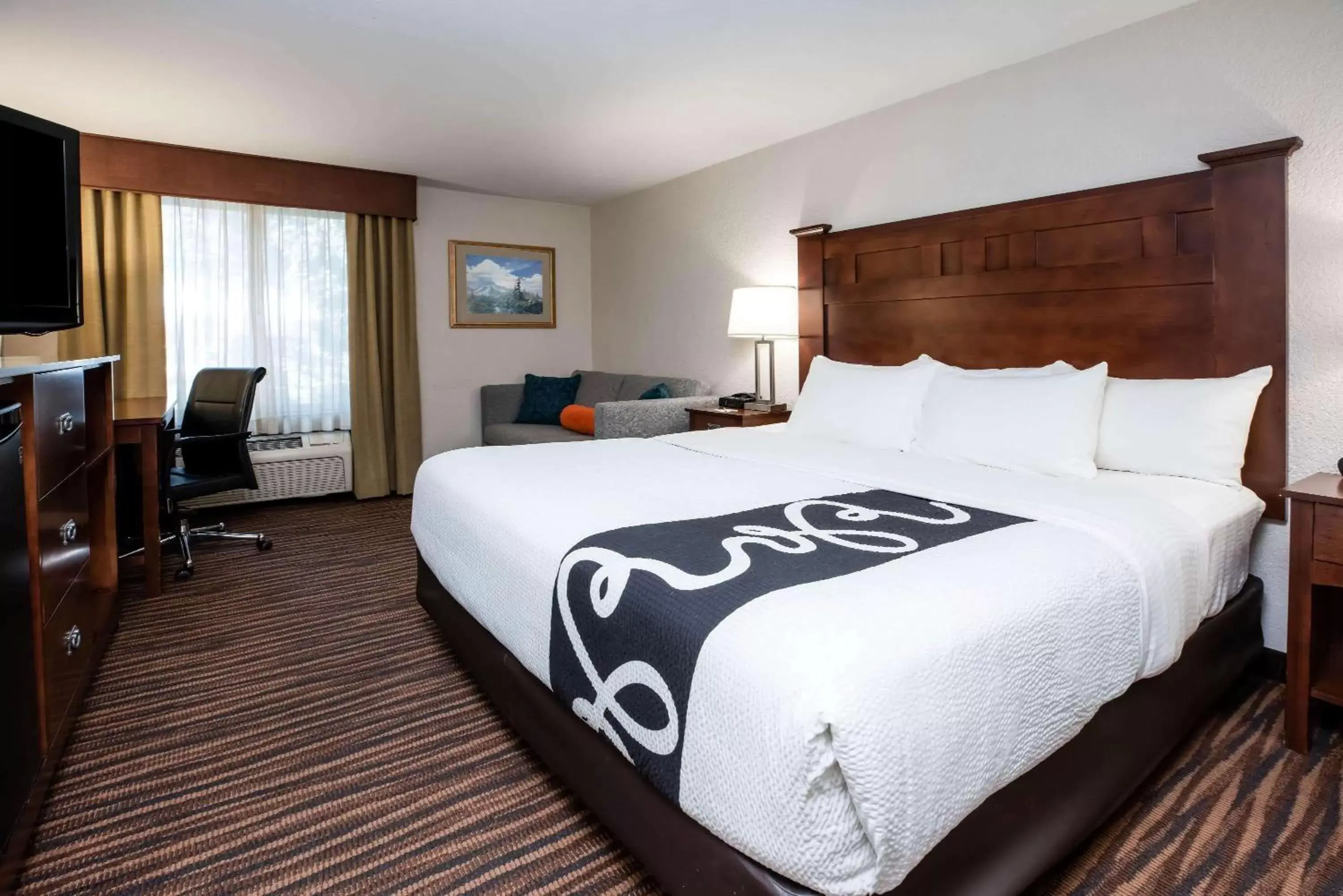 Photo of the whole room, Bed in La Quinta Inn by Wyndham Bend Photo of the whole room, Bed in La Quinta Inn by Wyndham Bend