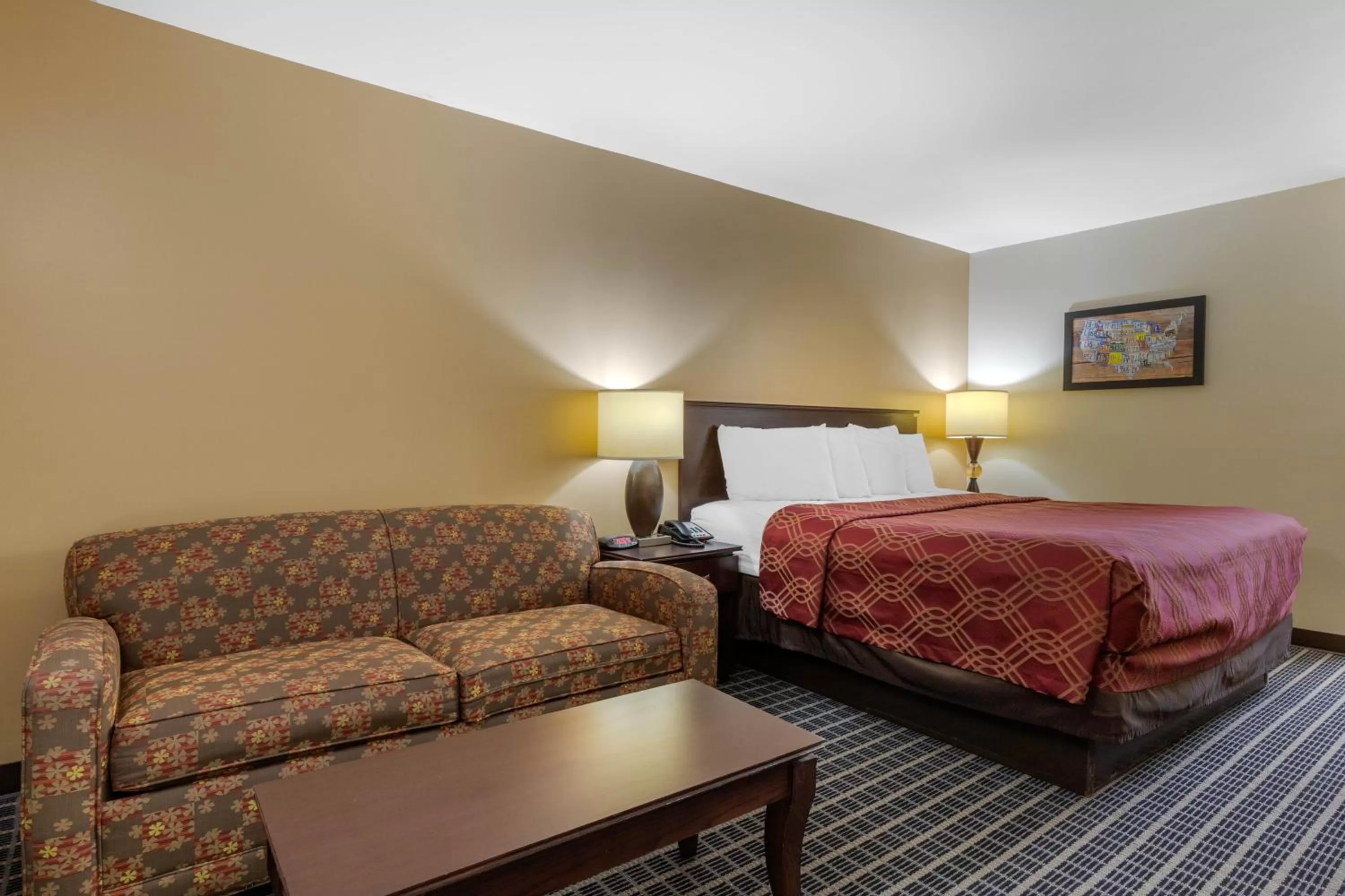 Bed in Econo Lodge Gaffney