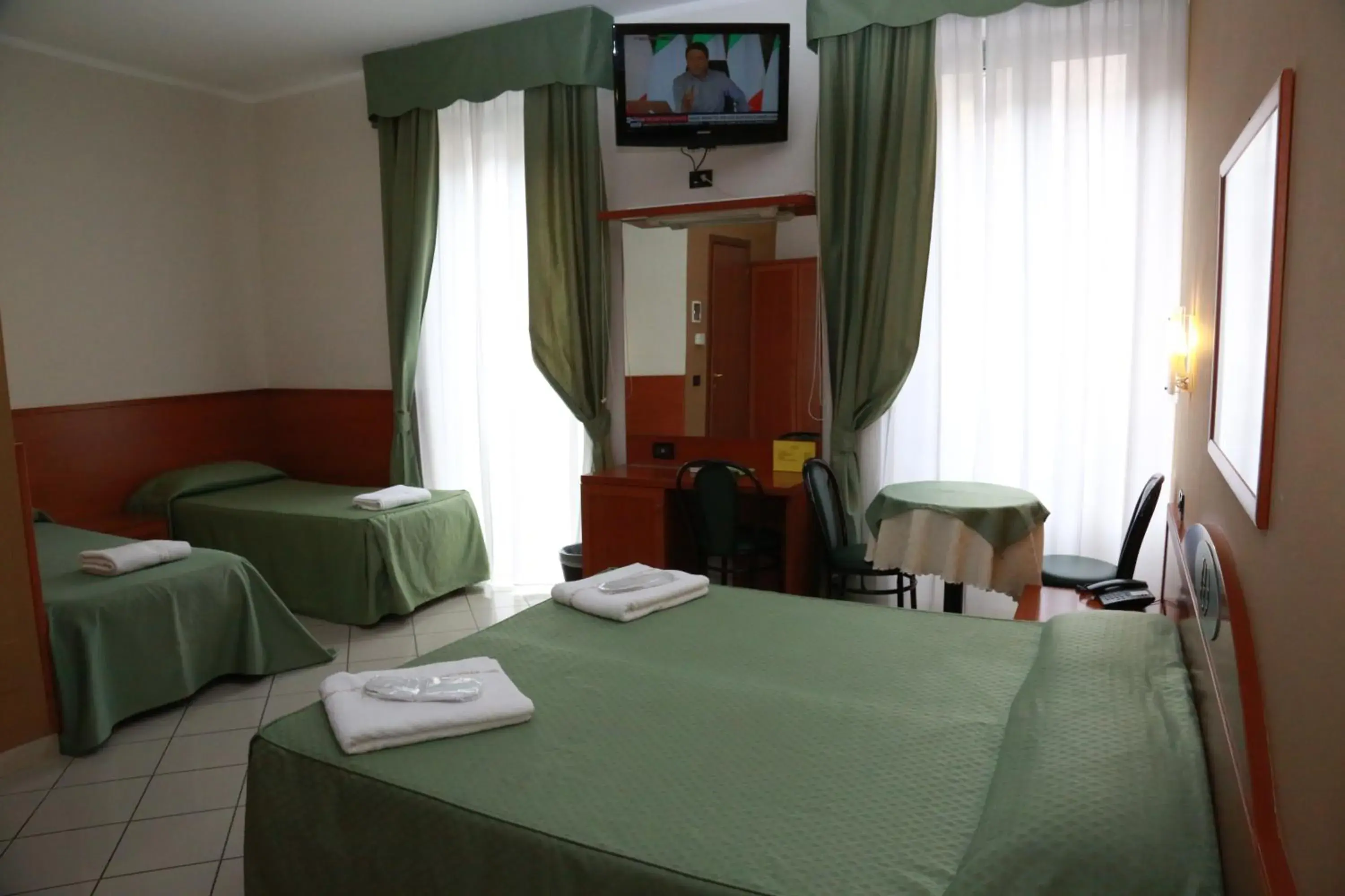 Photo of the whole room, Room Photo in Hotel Dor