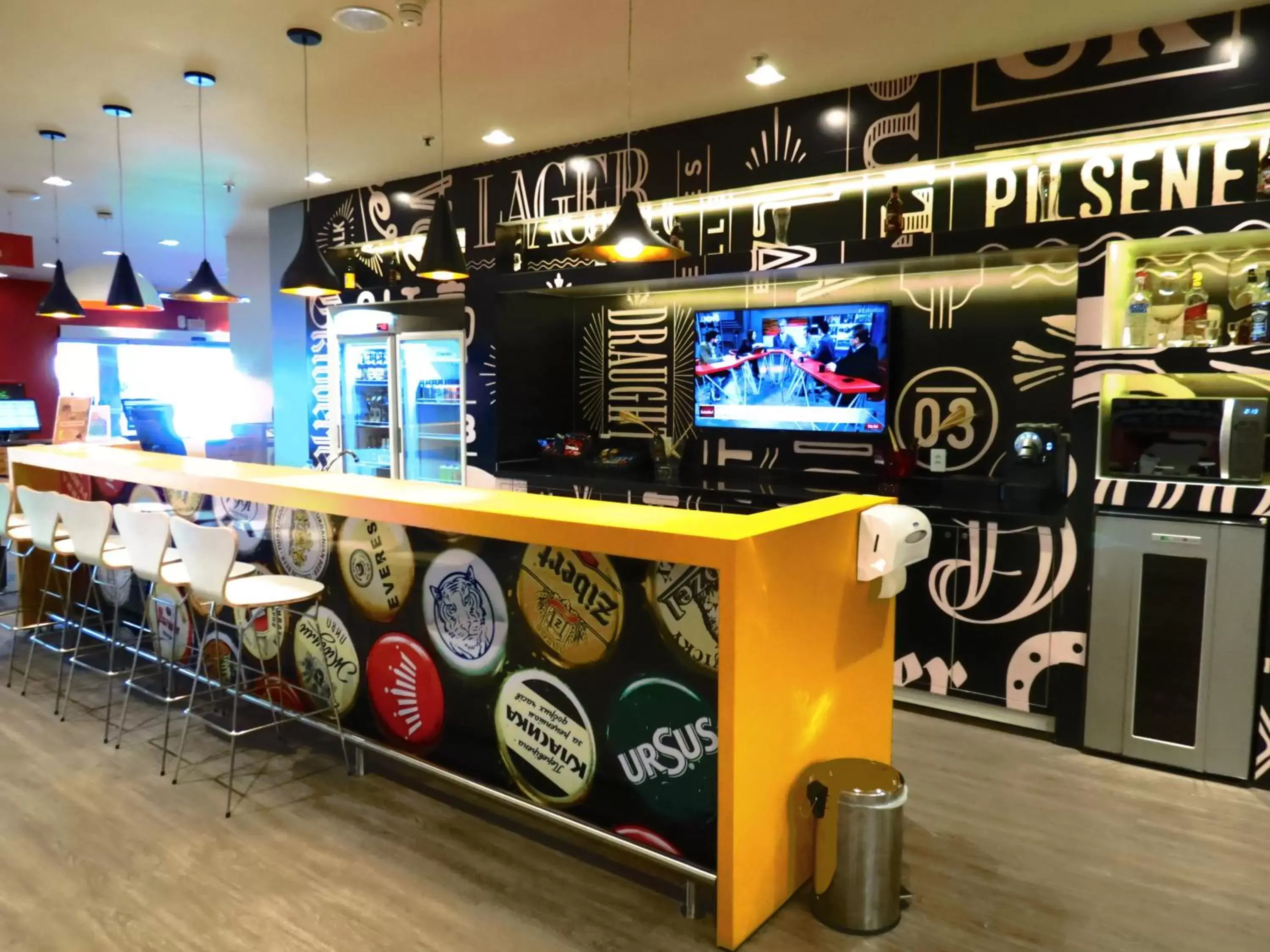 Restaurant/places to eat in ibis Joinville