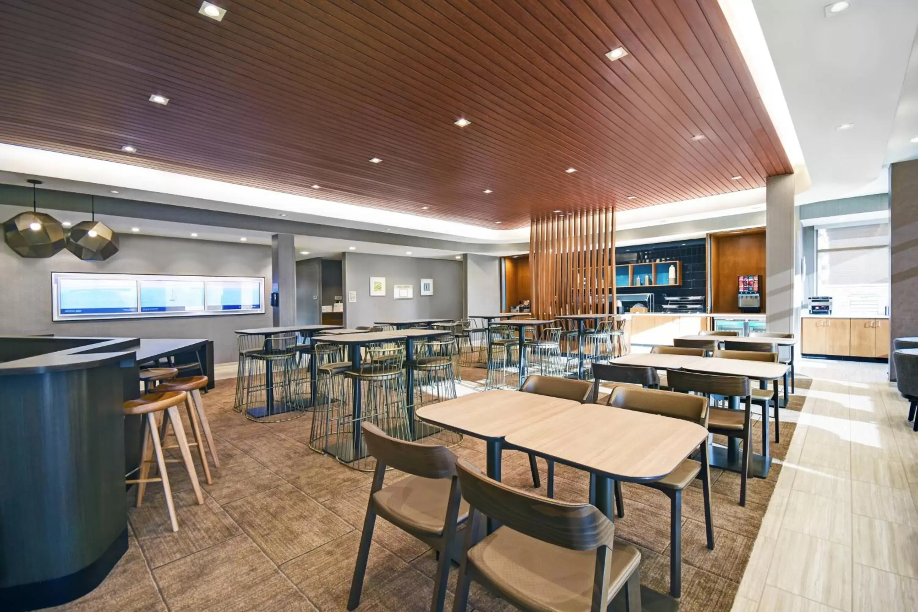 Breakfast, Restaurant/Places to Eat in SpringHill Suites by Marriott St. Paul Arden Hills