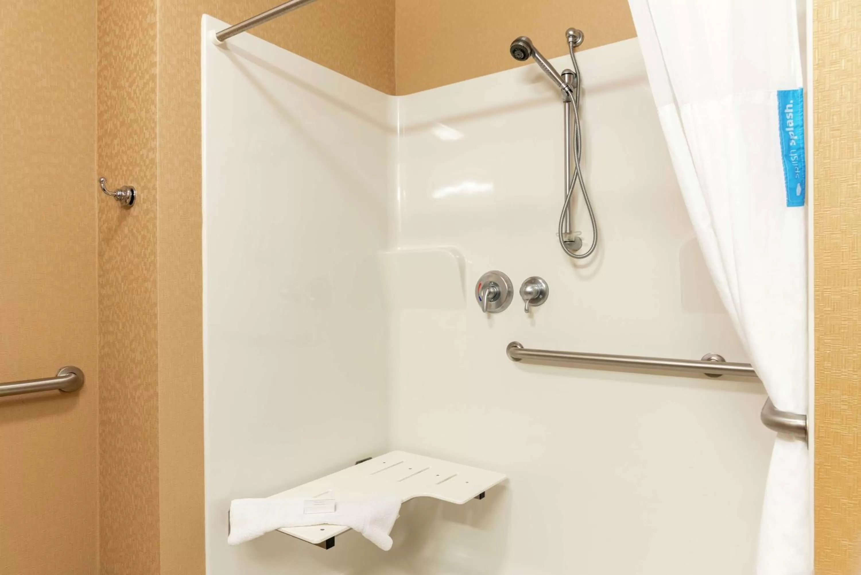 Bathroom in Hampton Inn & Suites Marshalltown