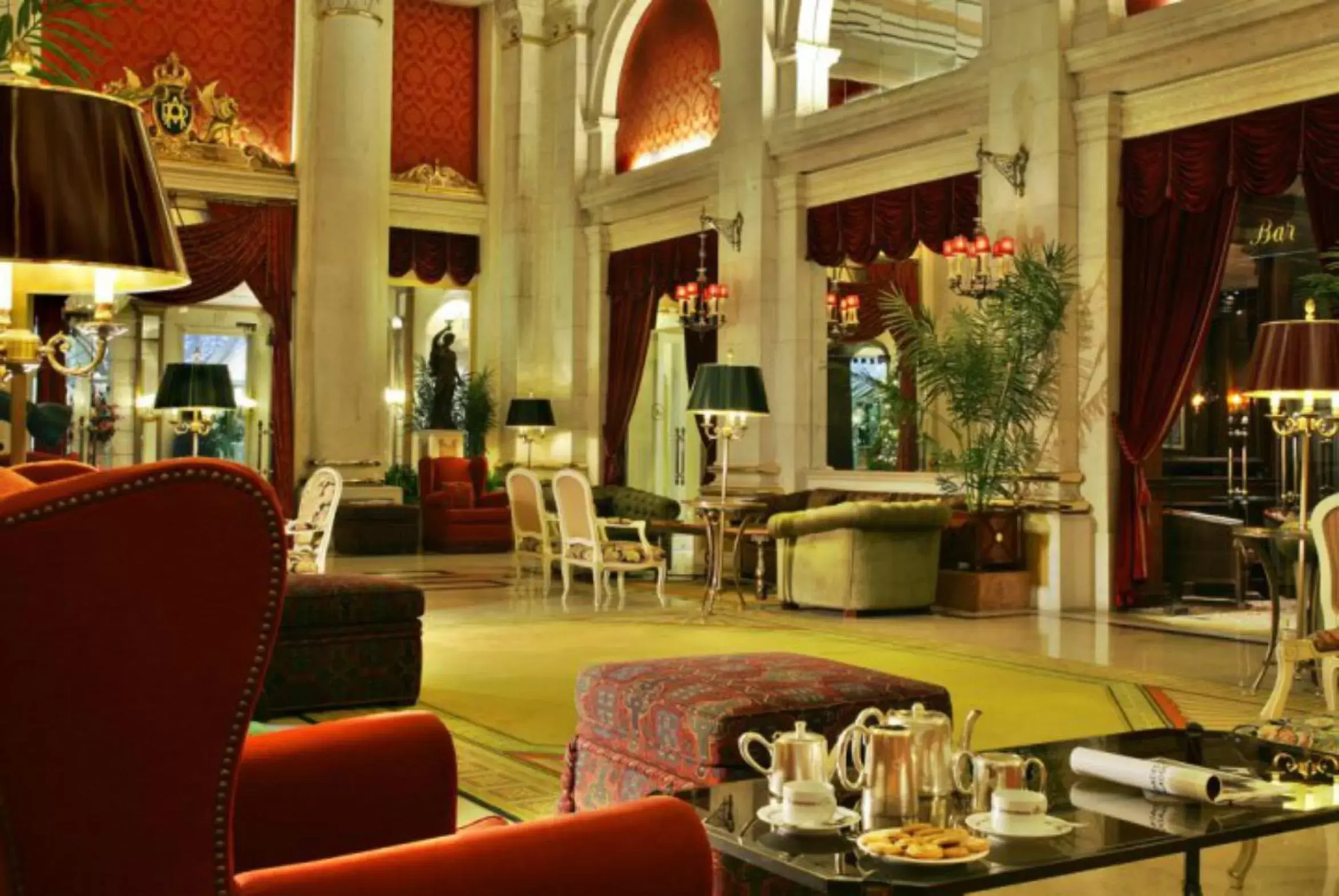 Lounge or bar, Restaurant/Places to Eat in Hotel Avenida Palace