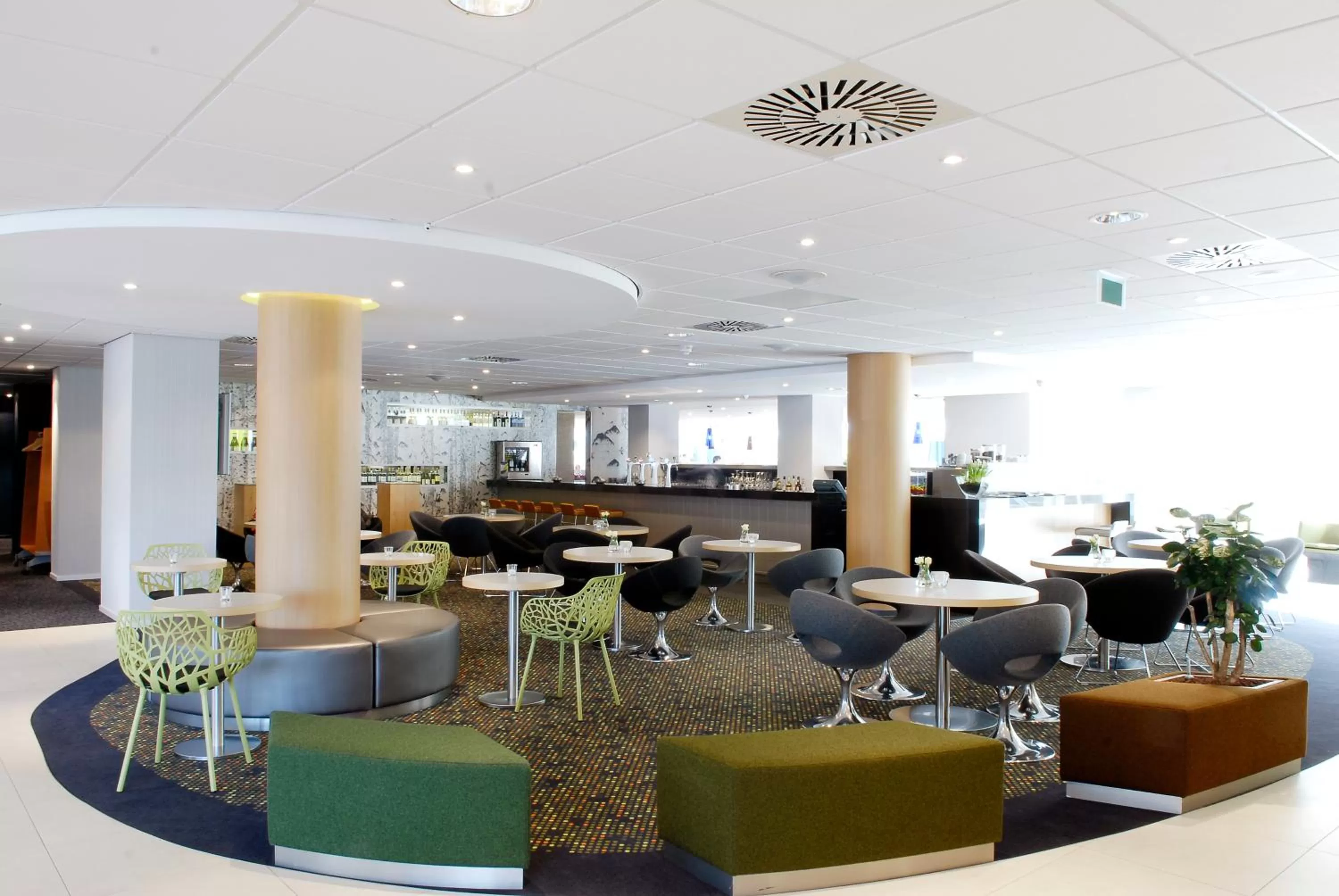 Restaurant/places to eat in Novotel Eindhoven