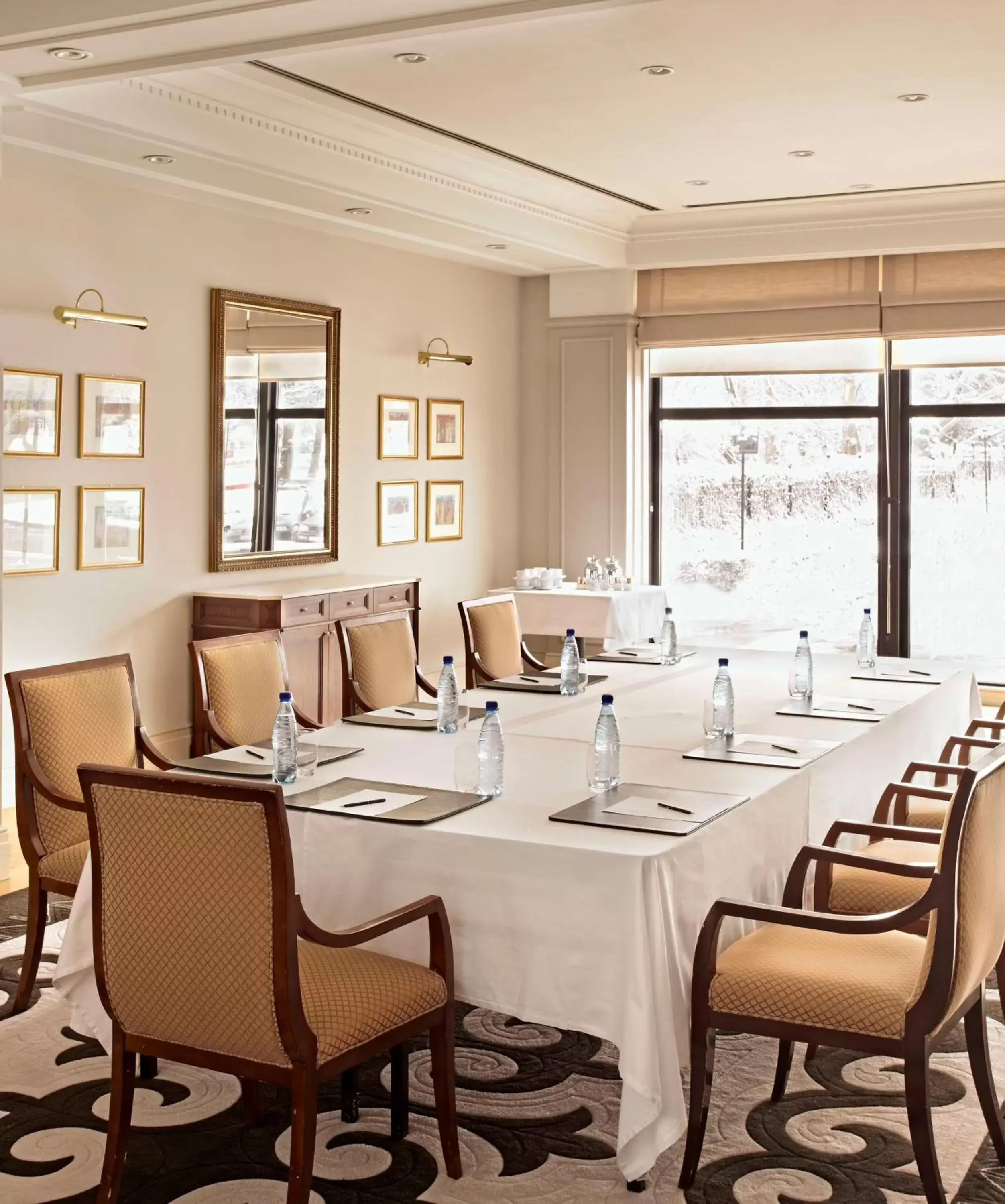 Restaurant/places to eat in Hyatt Regency Bishkek Restaurant/places to eat in Hyatt Regency Bishkek