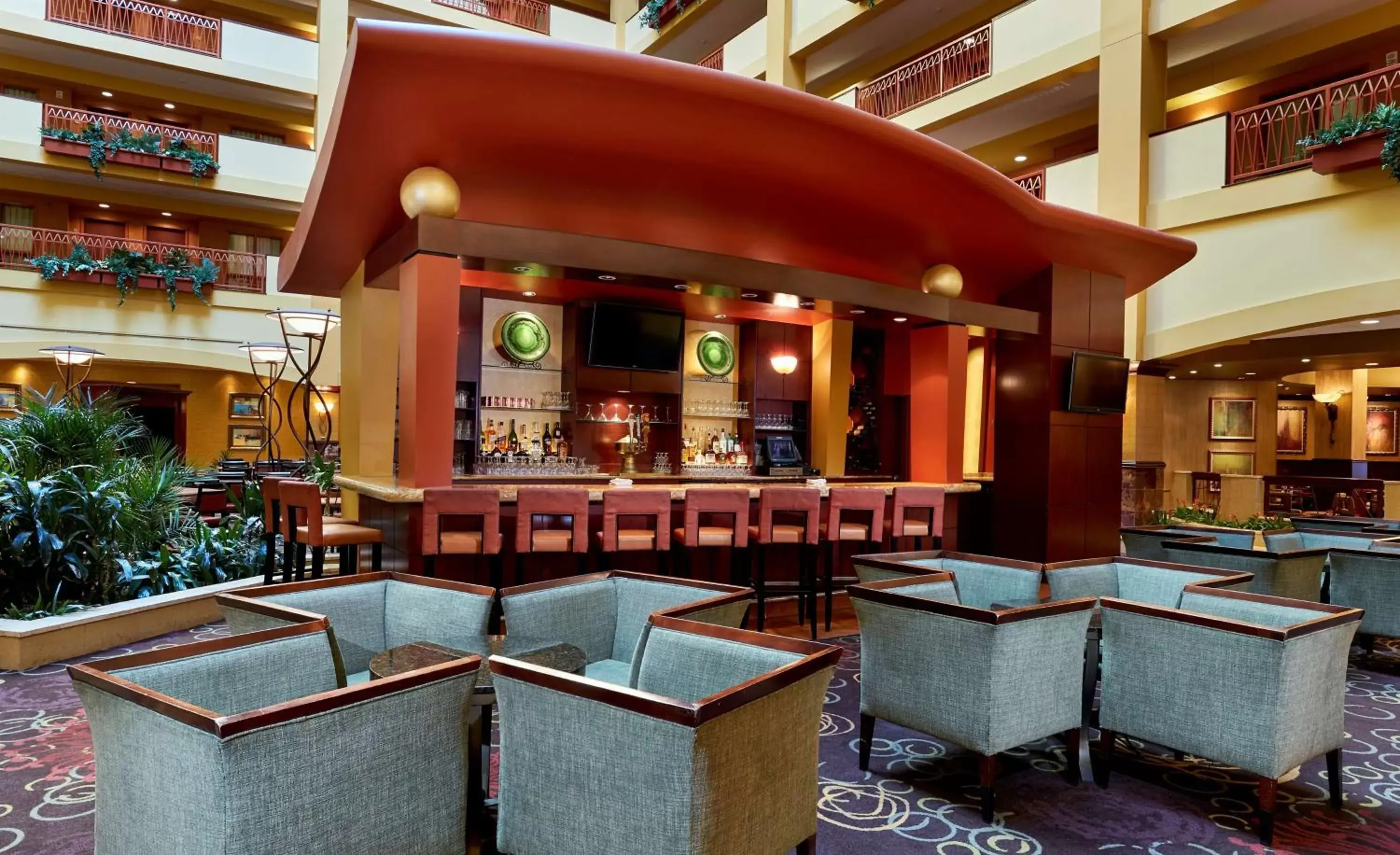 Lounge or bar, Lounge/Bar in Embassy Suites by Hilton Hampton Convention Center