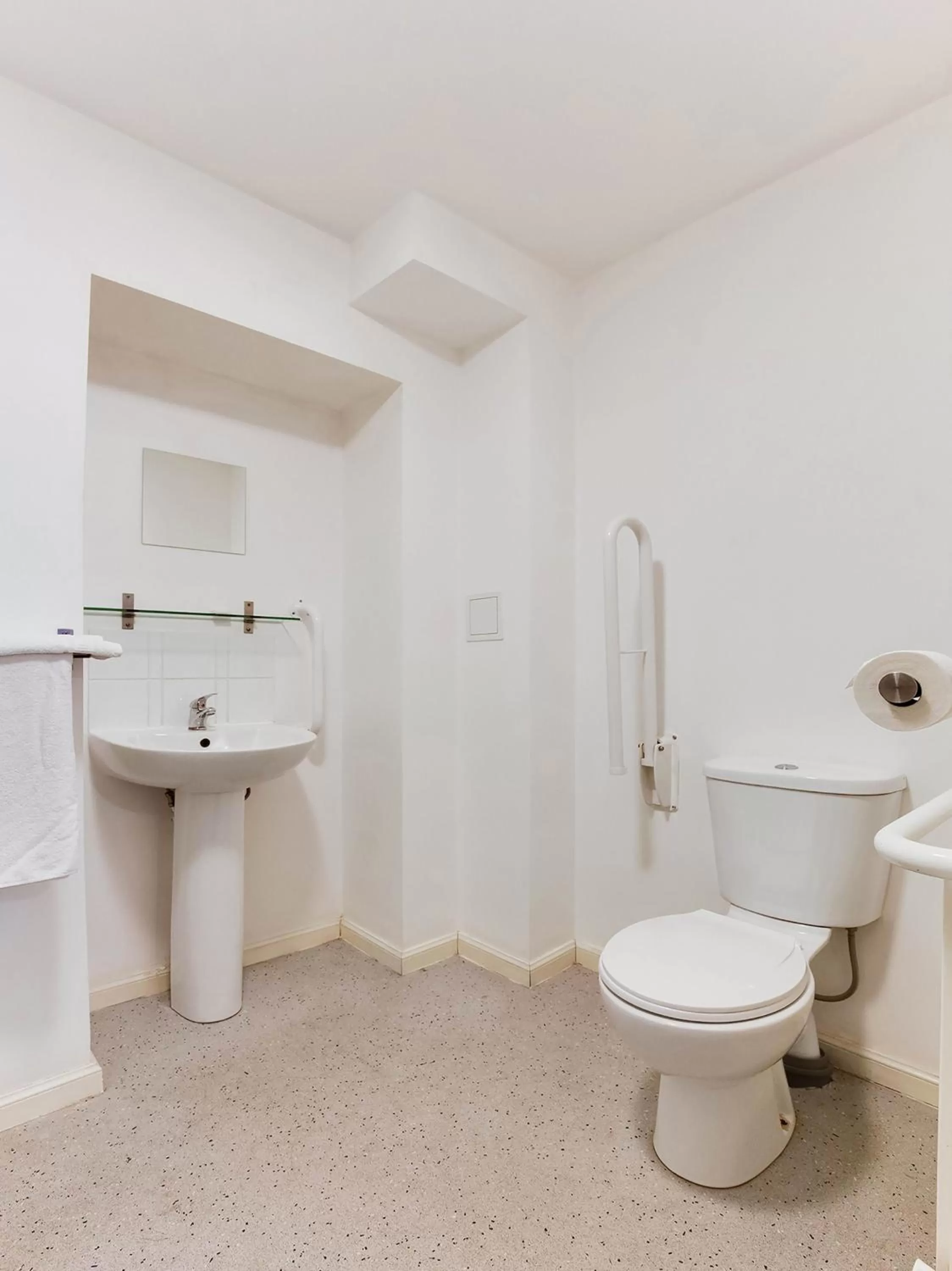 Bathroom in Lost Guest House Peterhead