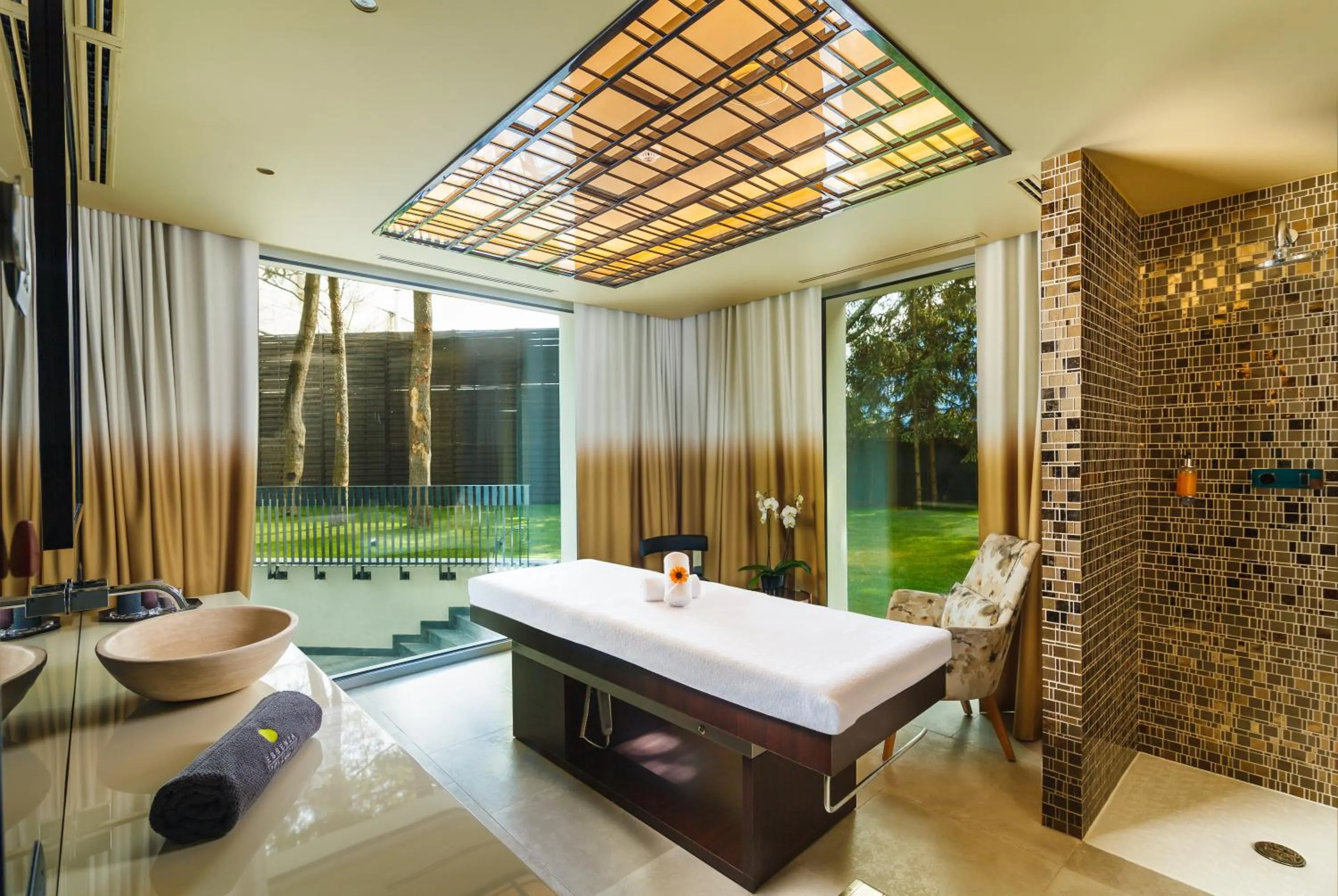 Day in Crowne Plaza Bucharest by IHG