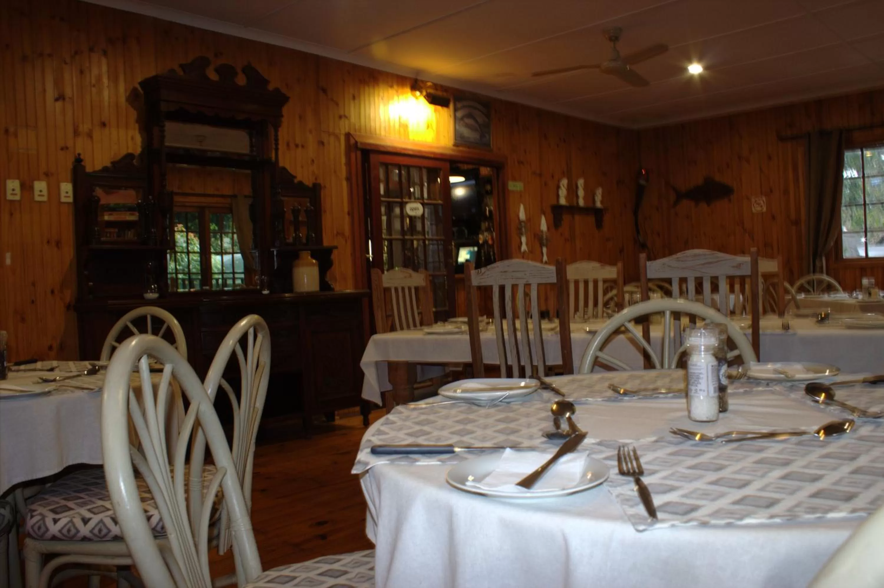 Restaurant/places to eat in The Spotted Grunter Resort