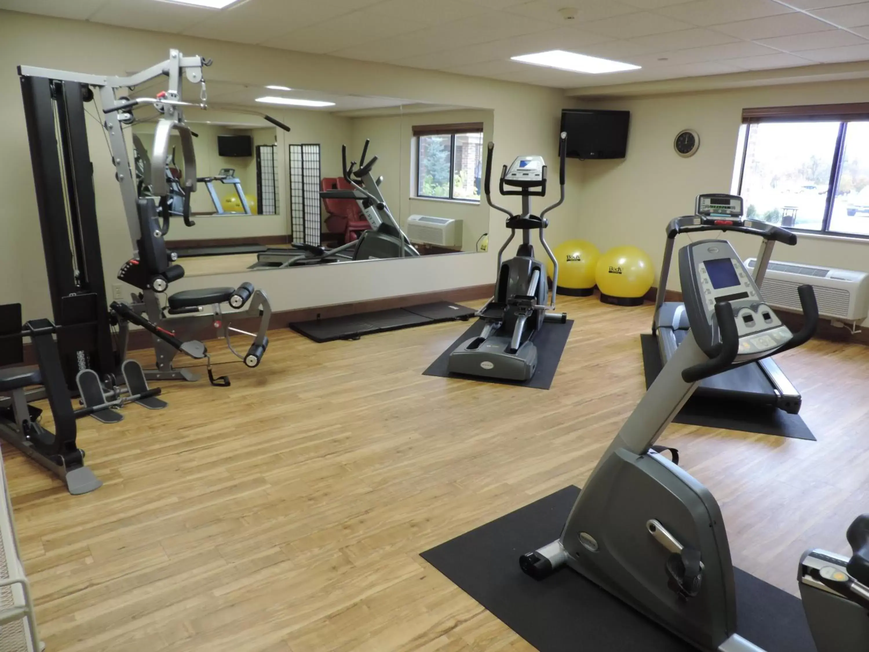 Fitness centre/facilities, Fitness Center/Facilities in AmericInn by Wyndham Green Bay East