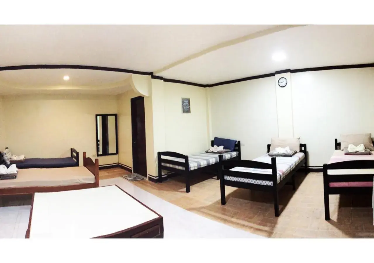 Bed, Seating Area in B&J Guesthouse Tagbilaran